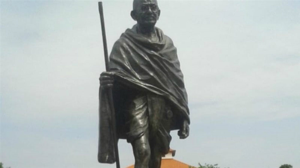 Gandhi''s statue in Accra