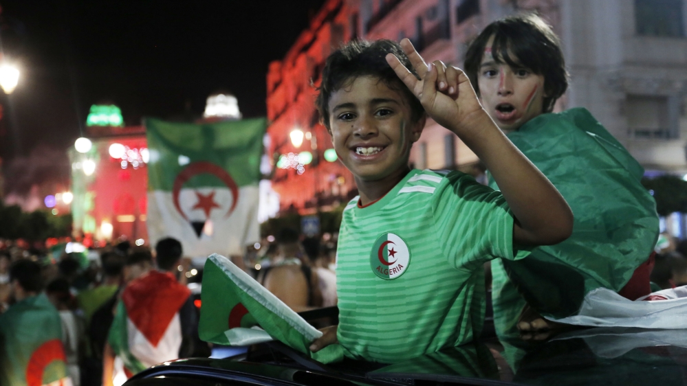 Algerian fans celebrate