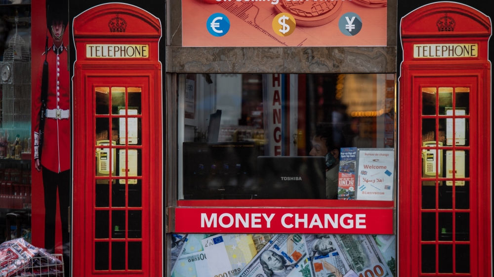 British Pound Declines Amid No-Deal Brexit Prospects