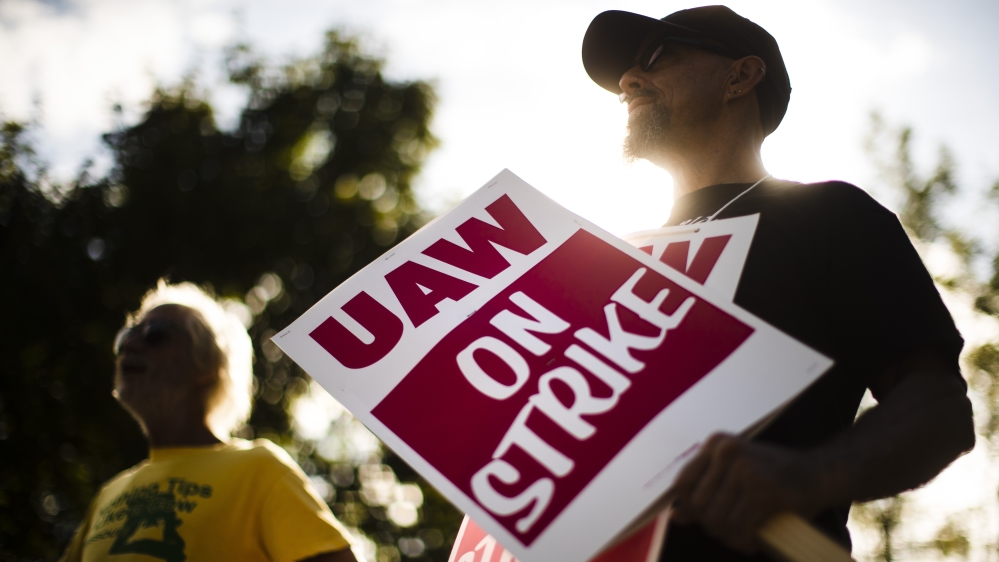 Union members picket outside a General Motors facility in Langhorne, Pa., Monday, Sept. 16, 2019