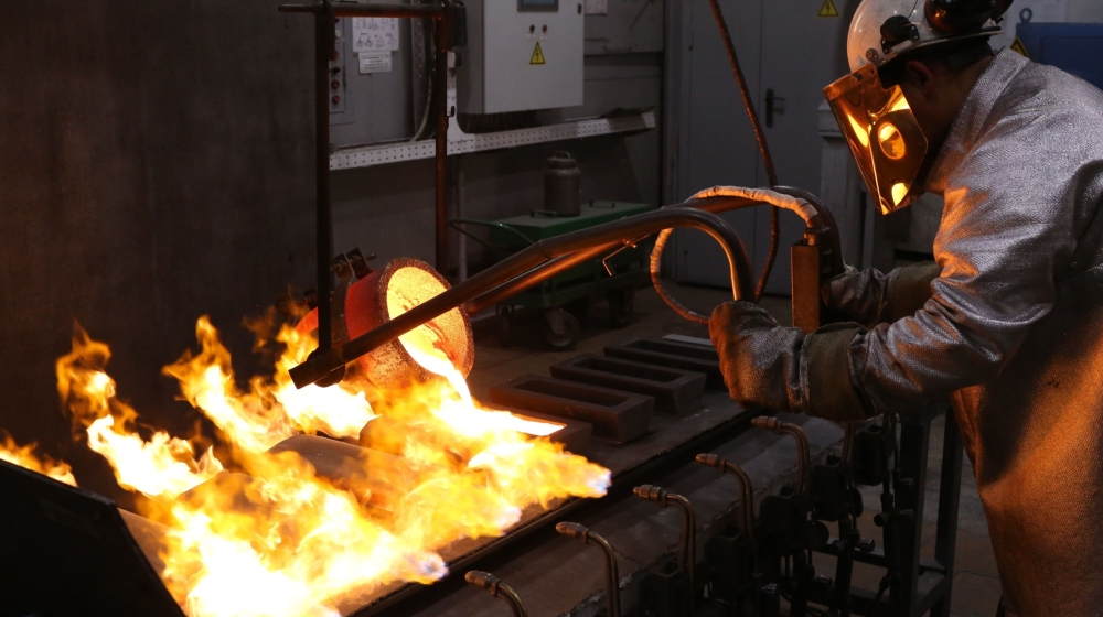 Gold’s Worst Week Since 1983 Strips Metal of Safe Haven Status