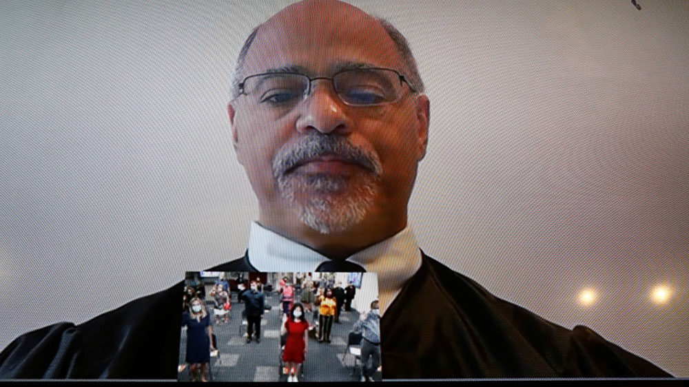Judge officiates US citizenship