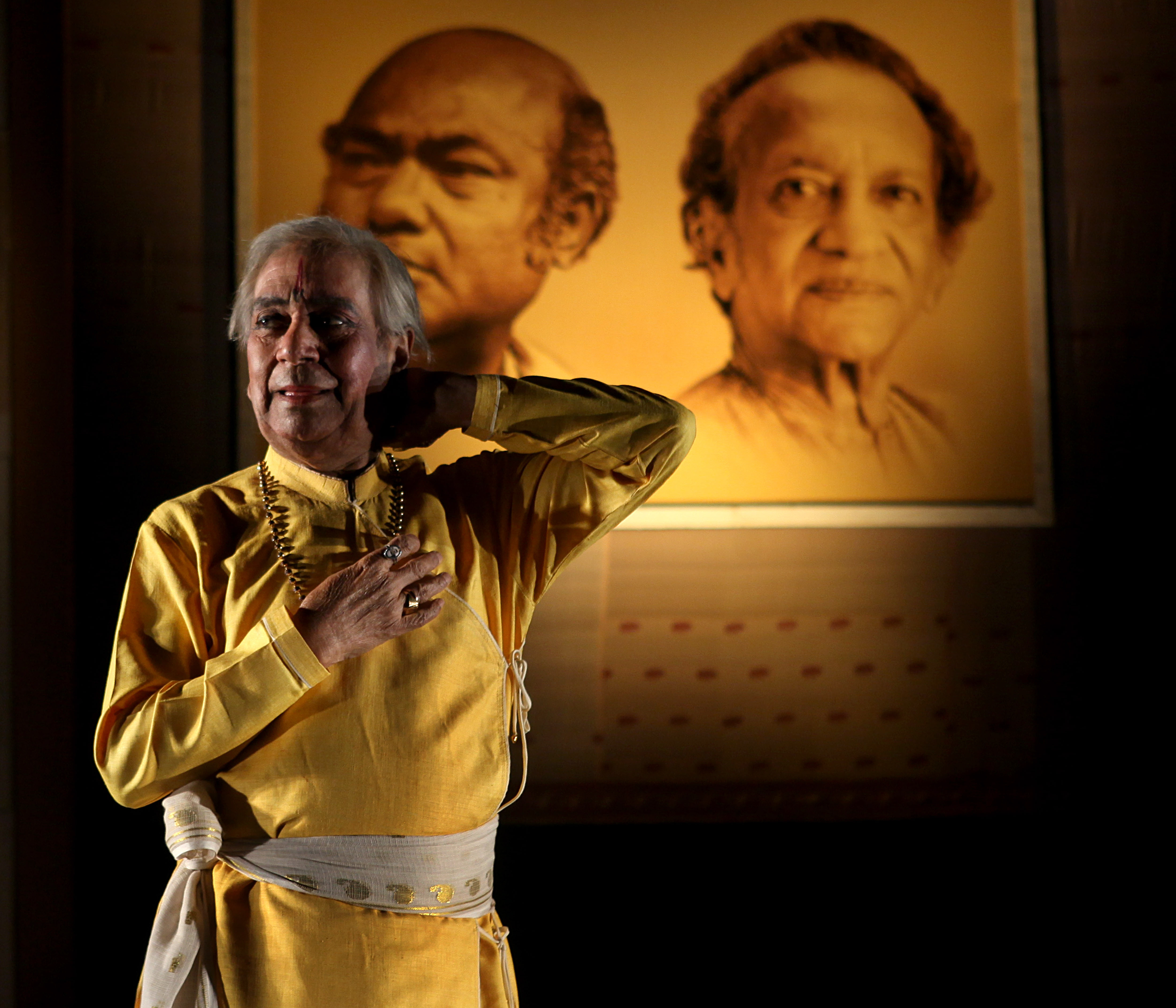 Indian dance maestro Pandit Birju Maharaj performs a kathak dance during Swara Samrat Festival in Calcutta