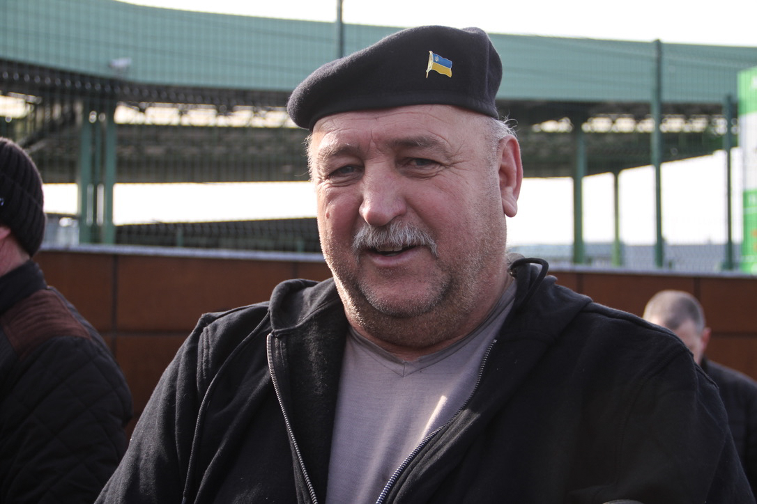 Yaroslav is 59 and he has never fought in any war. Nevertheless, he has decided to leave Poland and support the Ukrainian army [Agnieszka Pikulicka-Wilczewska/Al Jazeera]