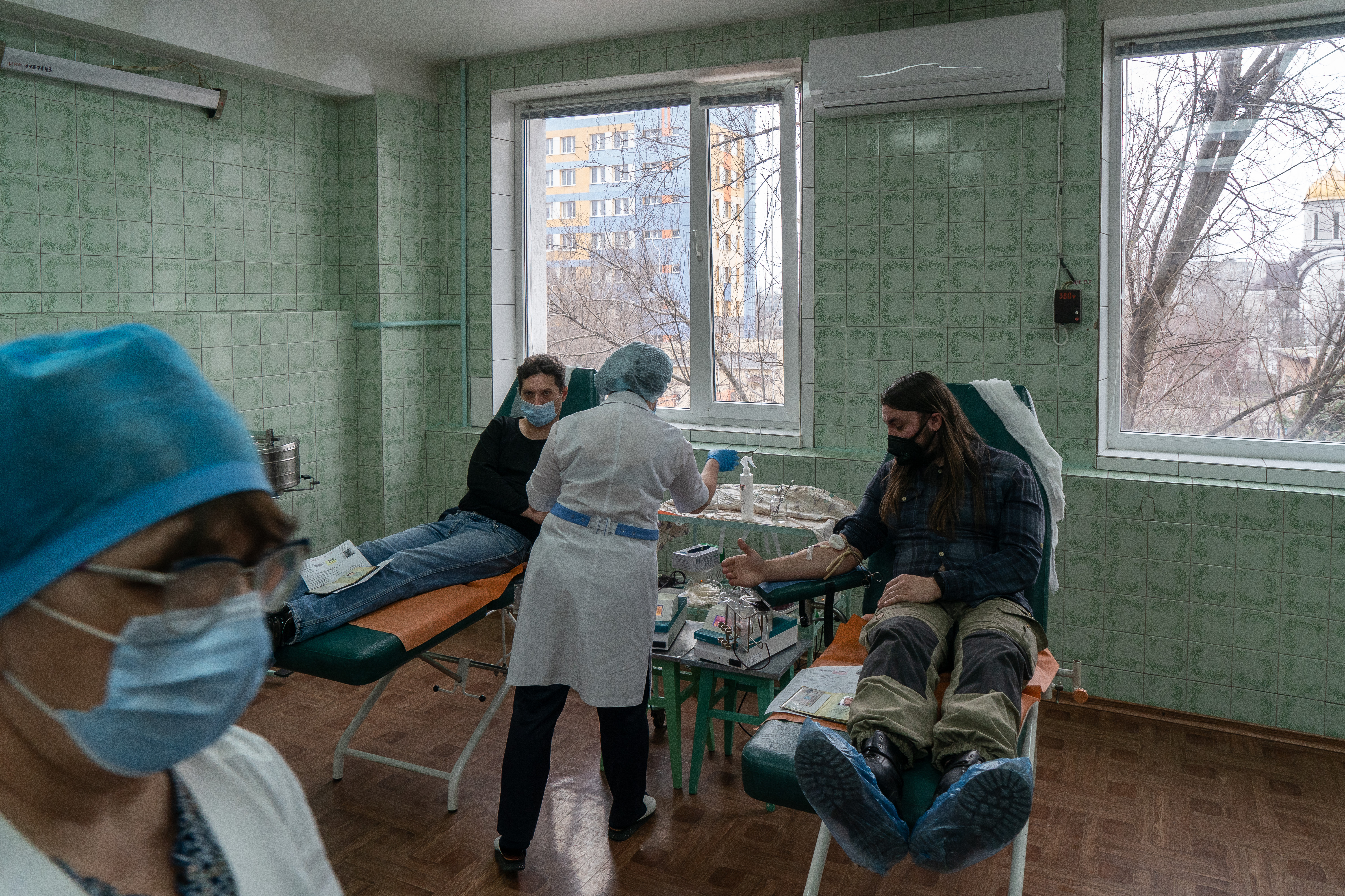 Oleg, 28, donating blood in Mariupol