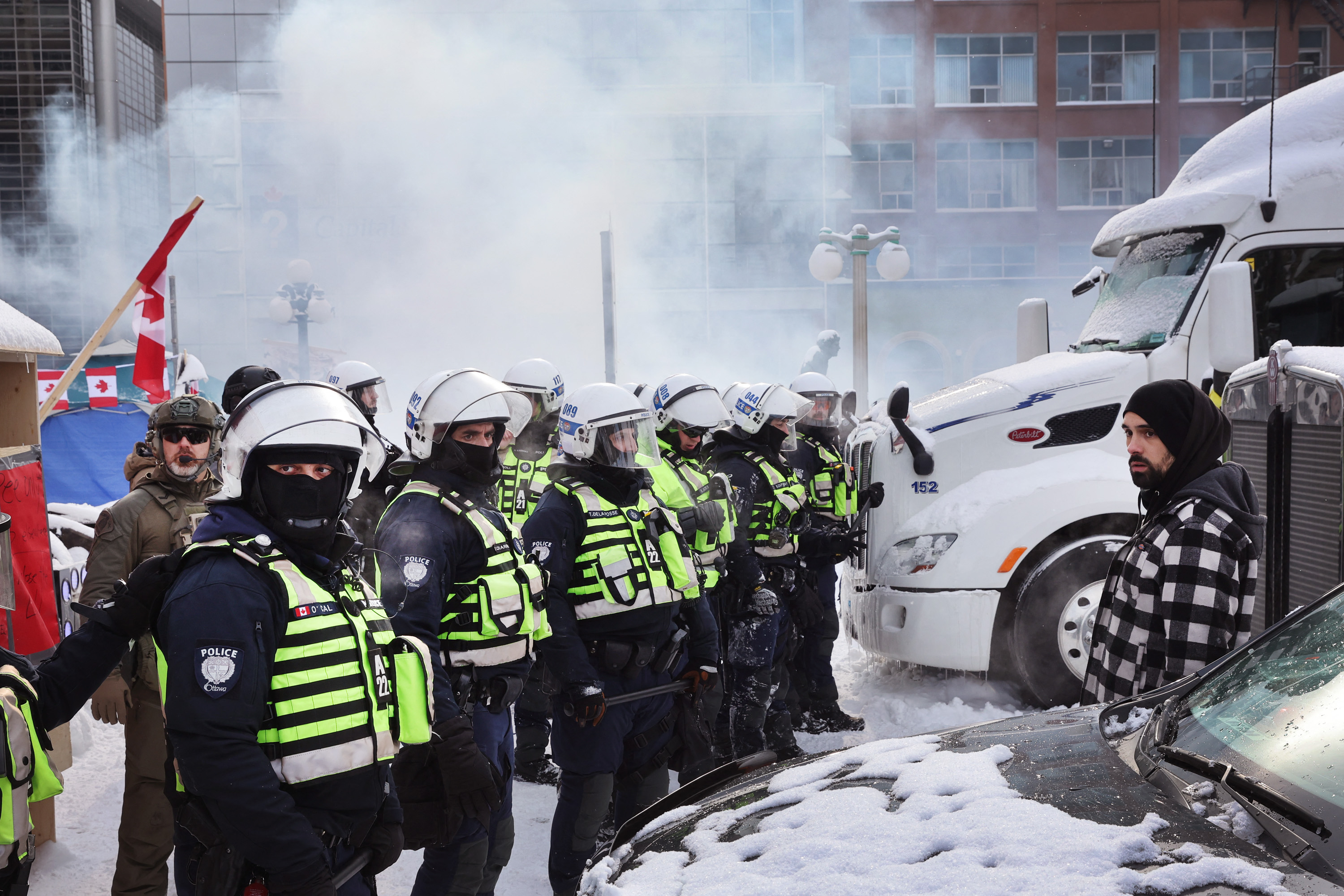 Police face off with demonstrators in Ottawa