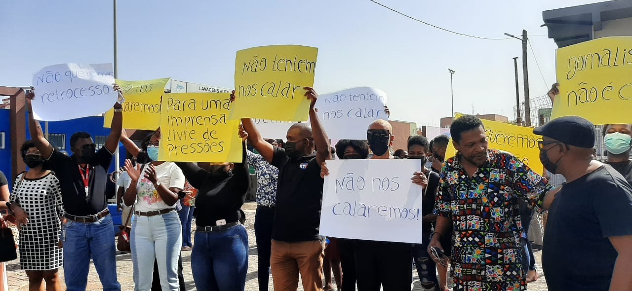 Members of the press union in Cape Verde hold placards supporting three of their own who are under investigation, during a protest on February 4, 2022, in Praia, the country's capital [Credit: Associaçao dos Journalistas de Cabo Verde]