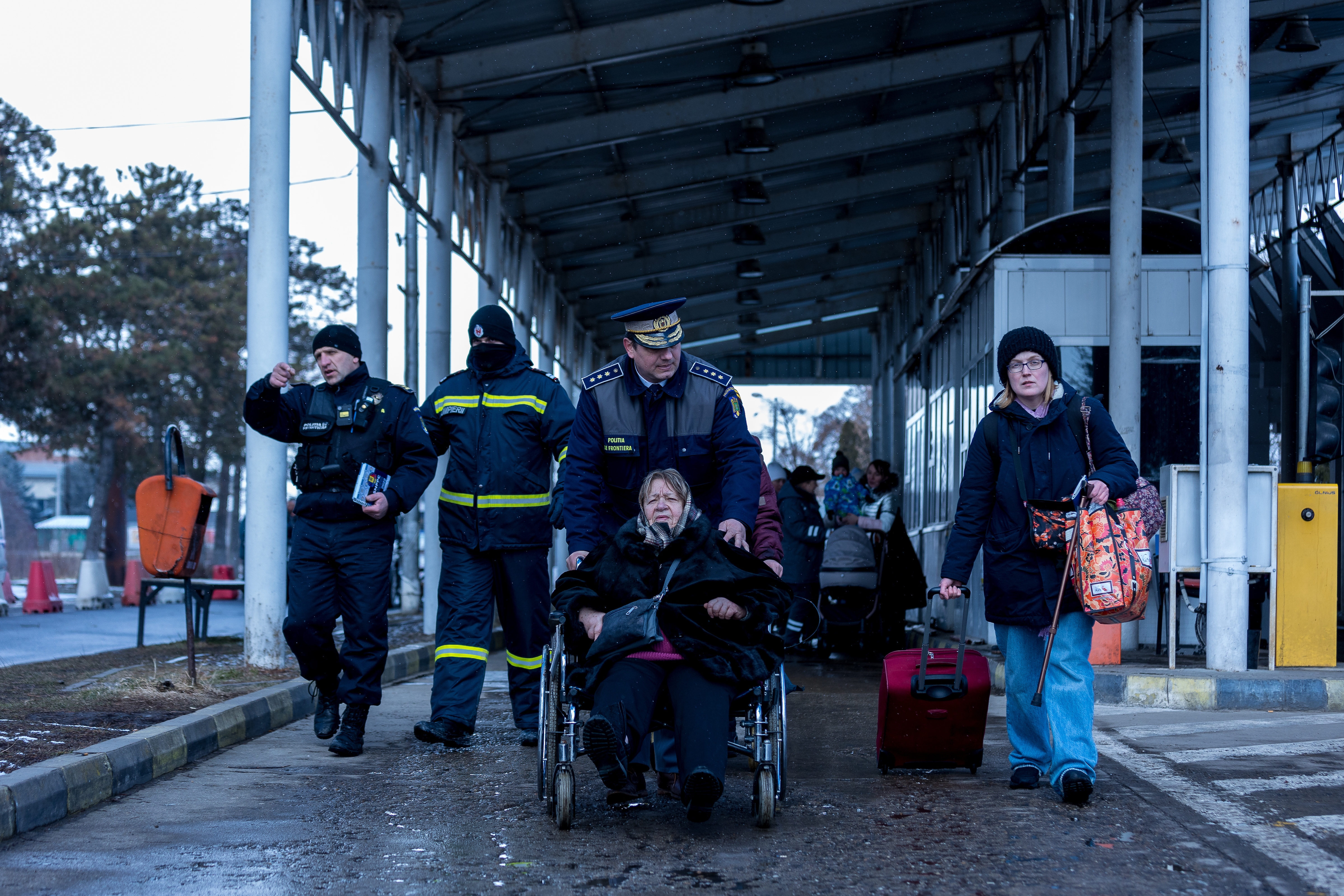 Ukrainian refugees arrive in Romania