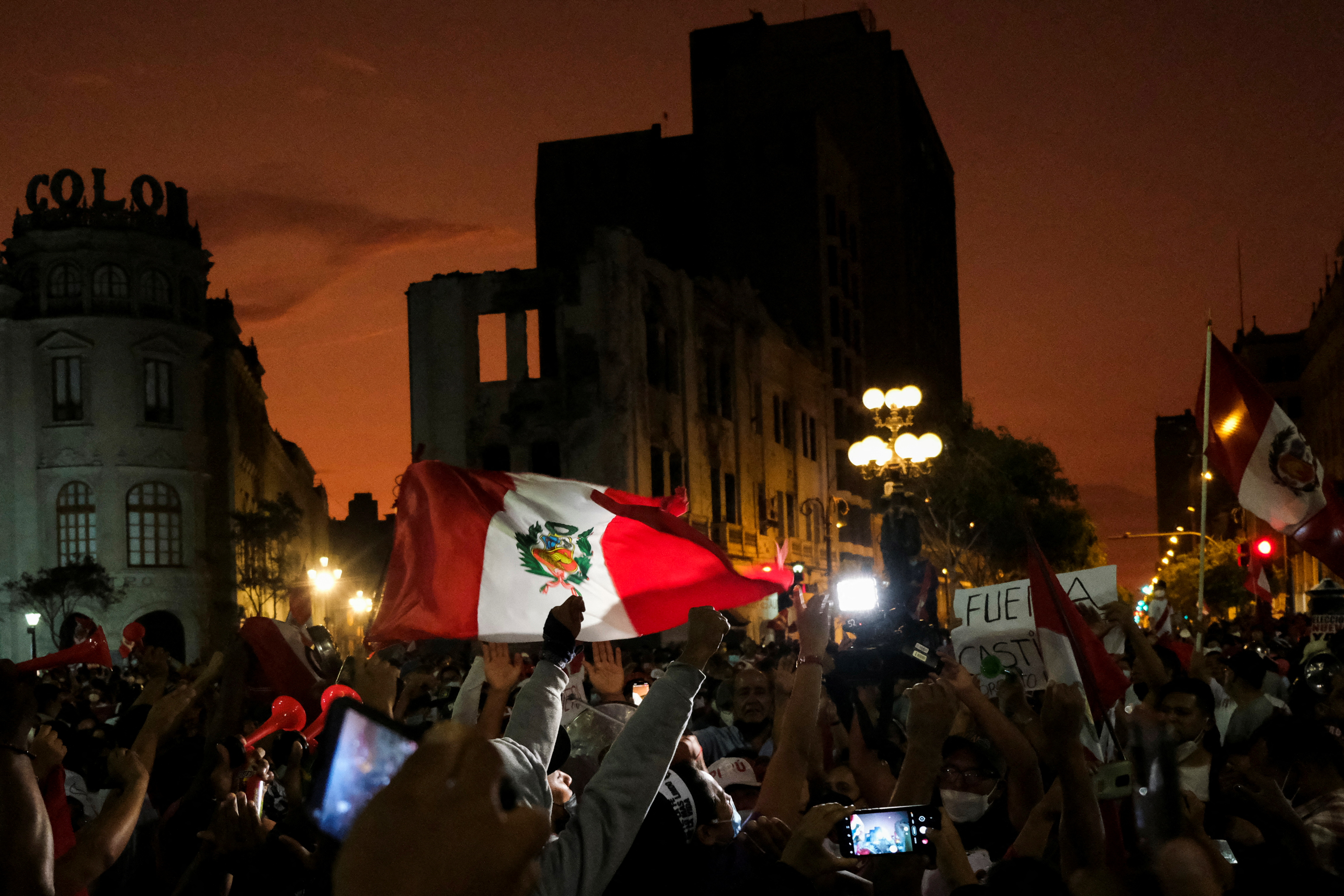 PERU-PROTESTS/CURFEW