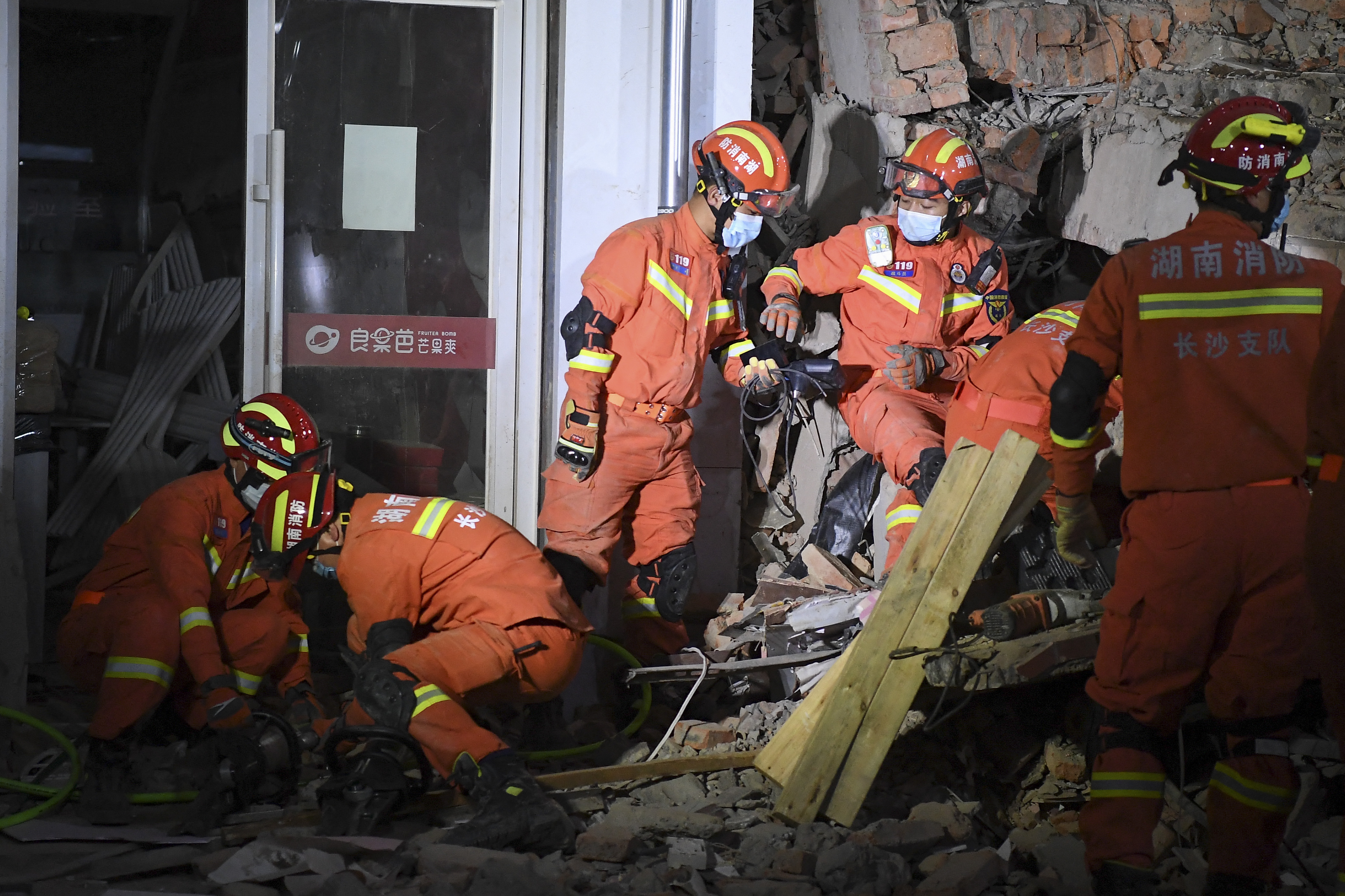 china building collapsed