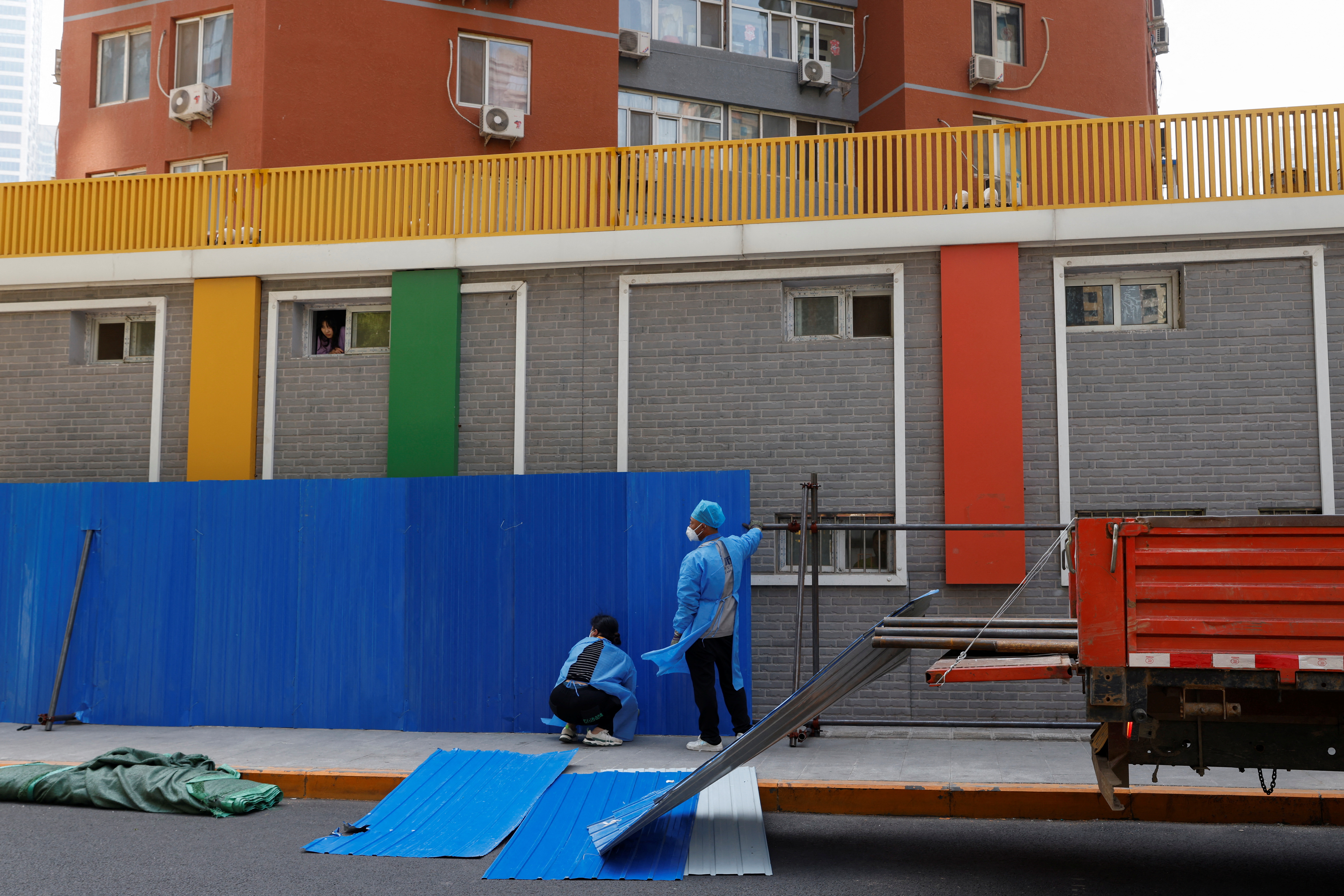 barricades in Beijing covid