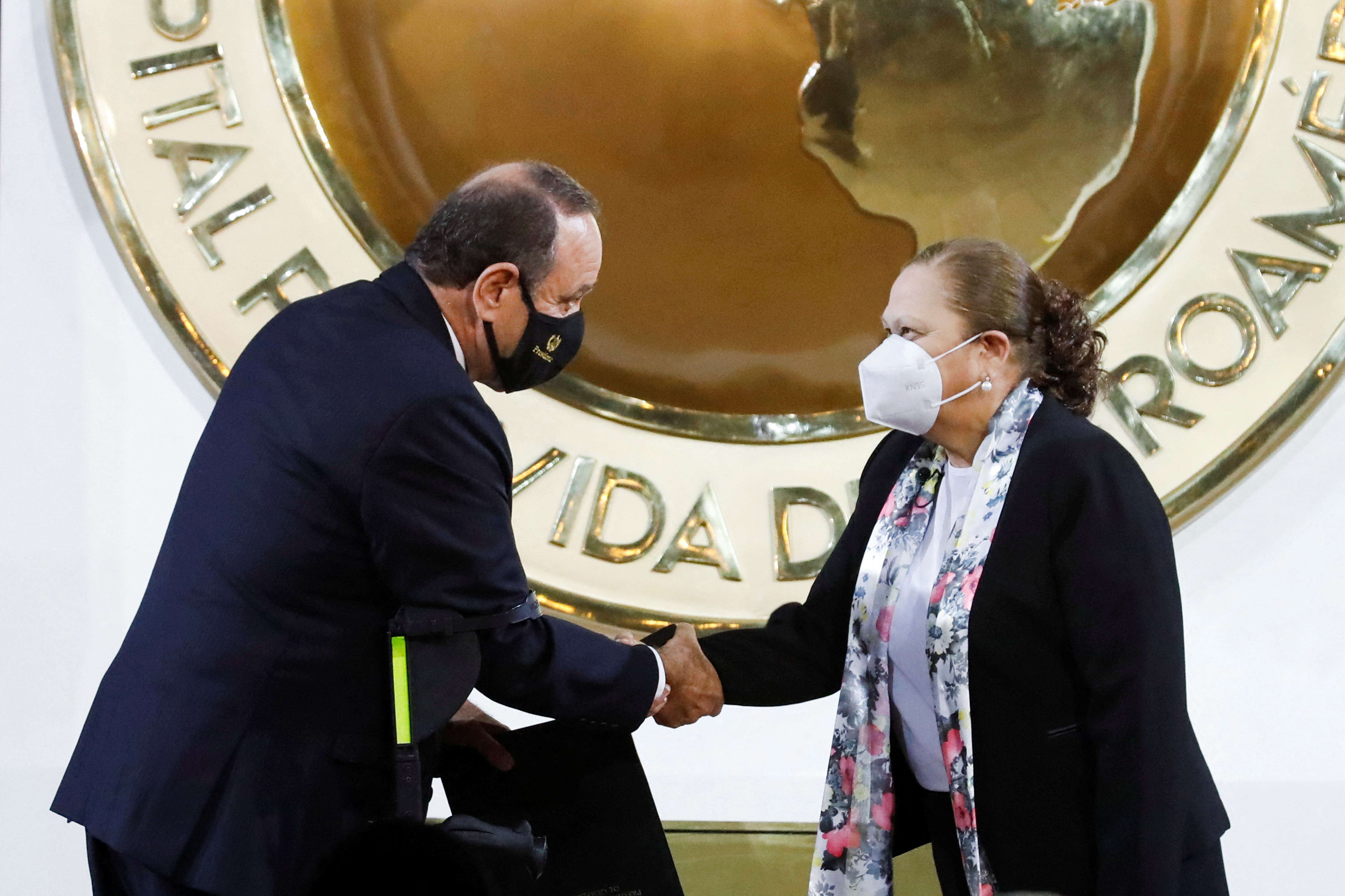 Guatemala's president swears in attorney general Porras