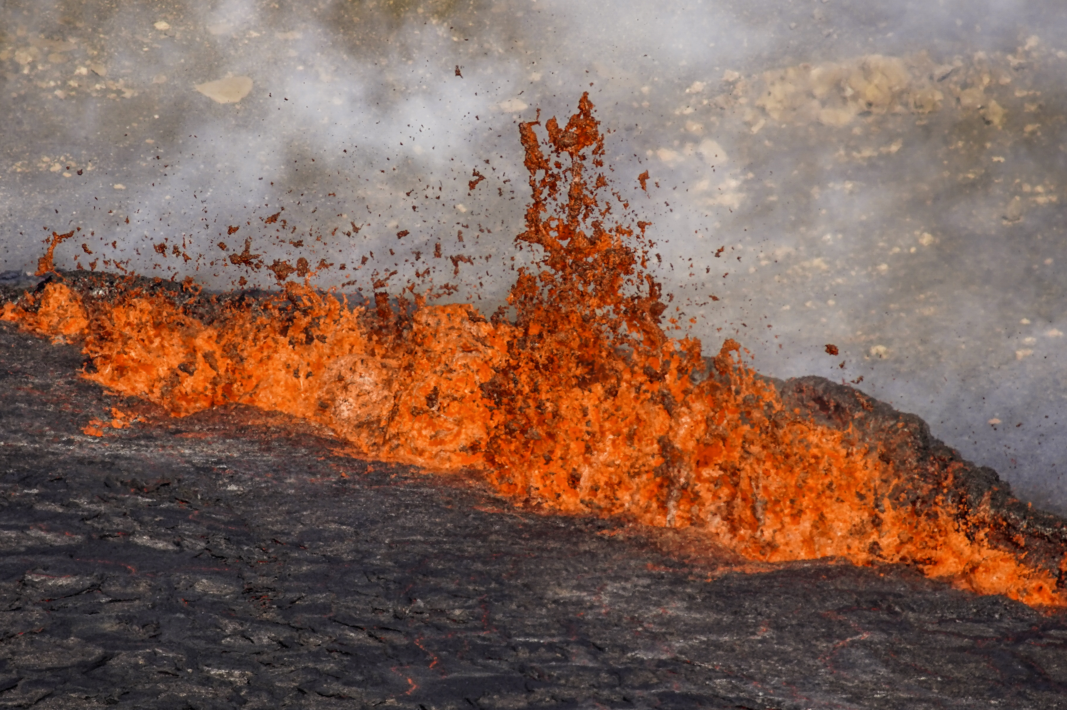 A close-up of the lava flowing from Fagradalsfjall volcano
