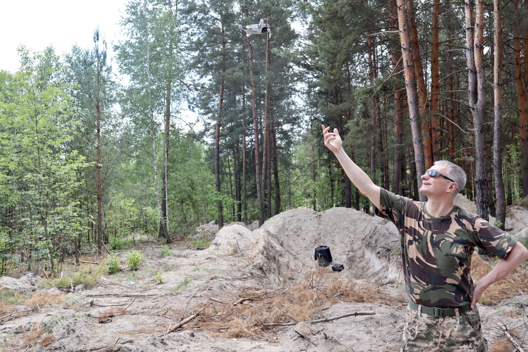 Valeriy Borovyk, CEO of Alliance New Energy, and a member of Ukraine’s National Guard. Kyiv Oblast. Valeriy Borovyk emphasizes the importance of UAVs in Ukraine. As UAVs continue to change modern warfare, Valeriy Borovyk stresses the need for humanitarian drones in Ukraine.