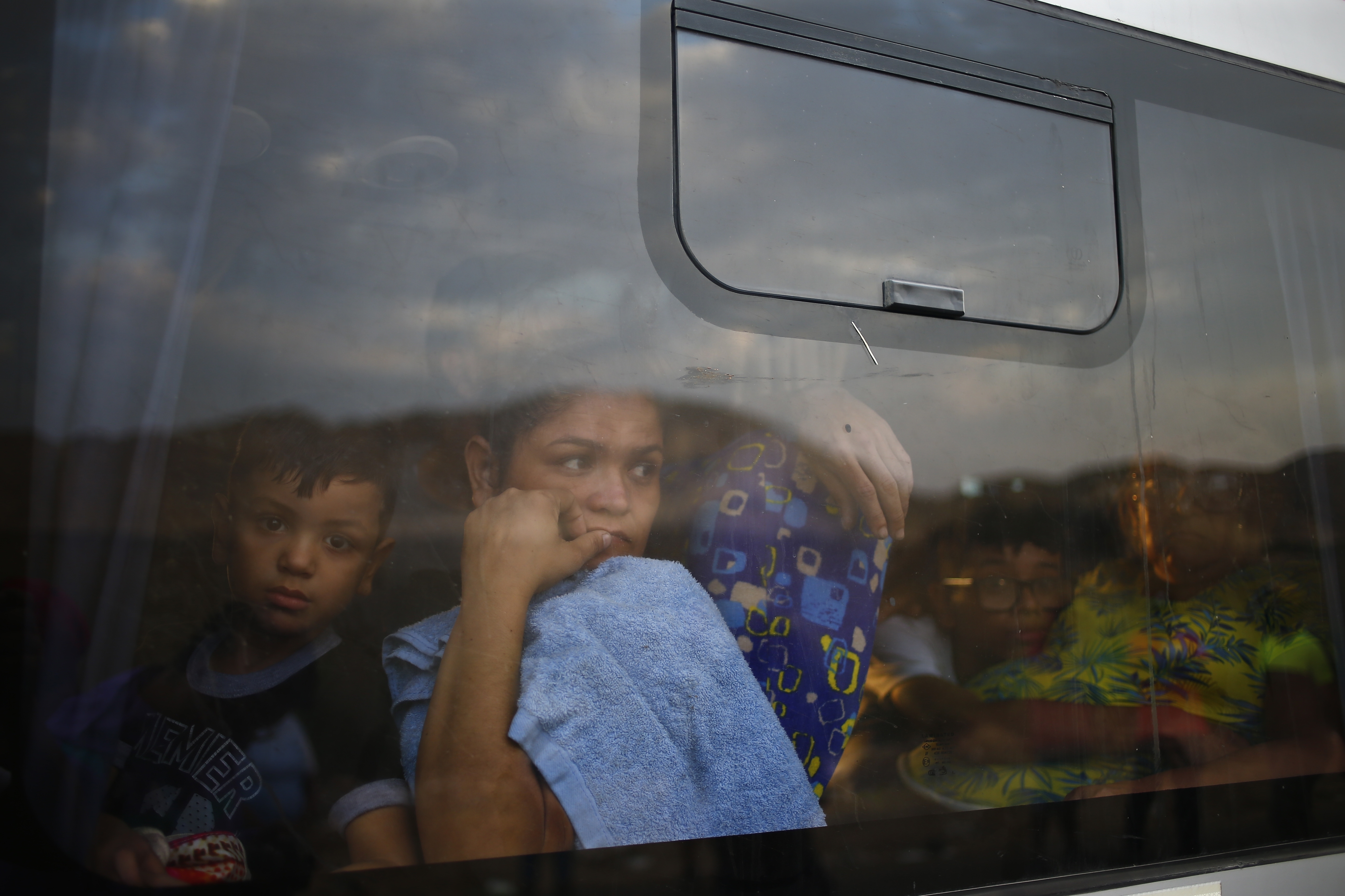 Bus passengers who have been stuck for two days continue to wait