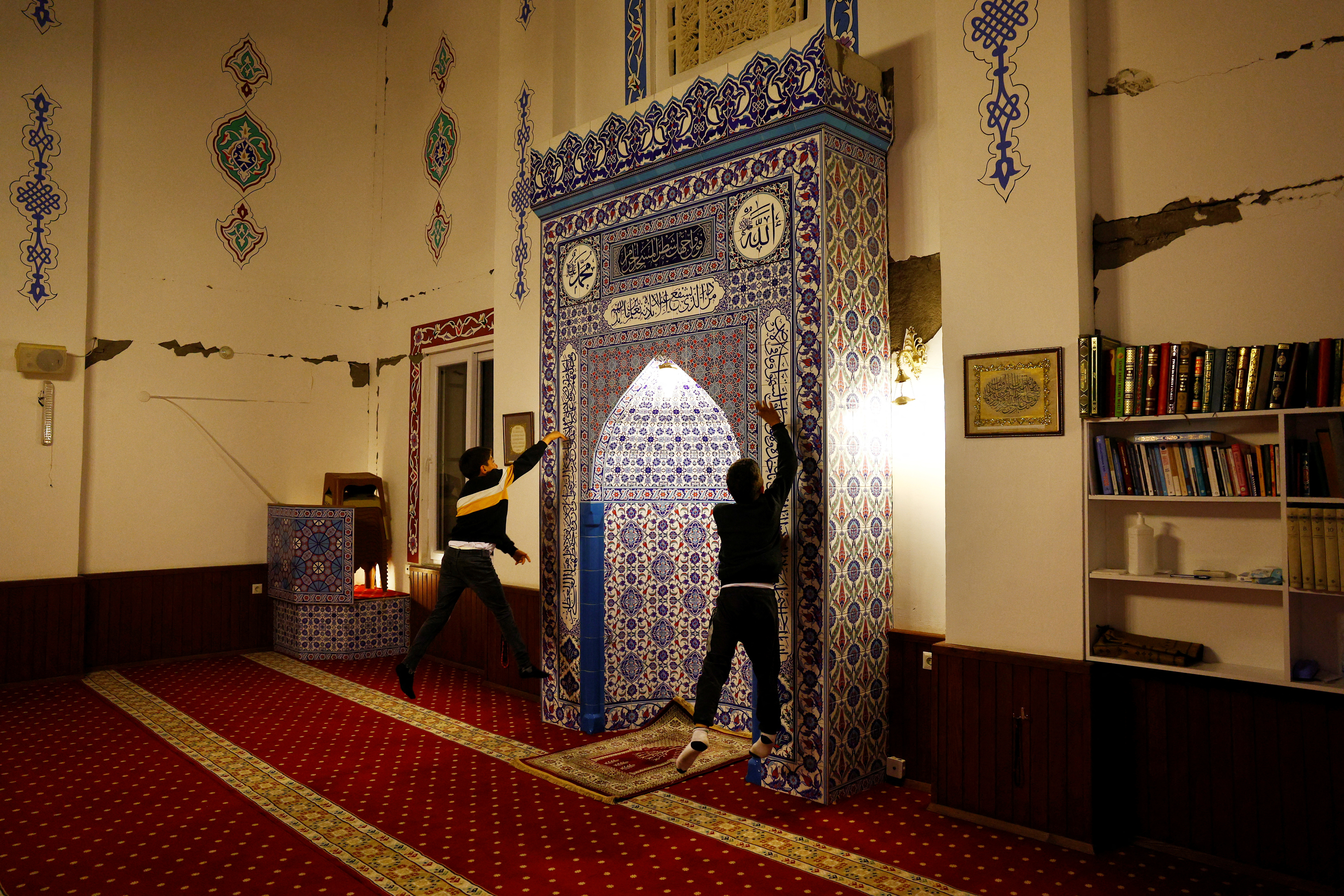 TURKEY-QUAKE/CEMETERY