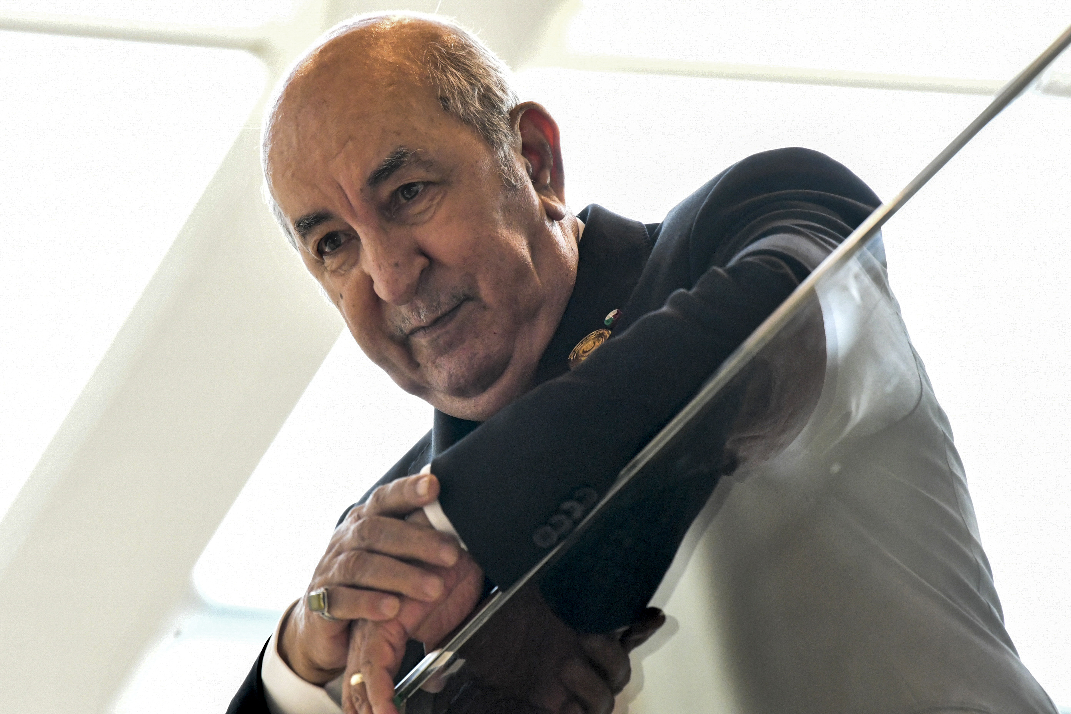 Algeria's President Abdelmadjid Tebboune attends the closing ceremony of the 31st Arab League summit in Algeria's capital Algiers on November 2, 2022. - Arab leaders gathered in the Algerian capital for their first summit since a string of normalisation deals with Israel that have divided the region. (Photo by - / AFP)