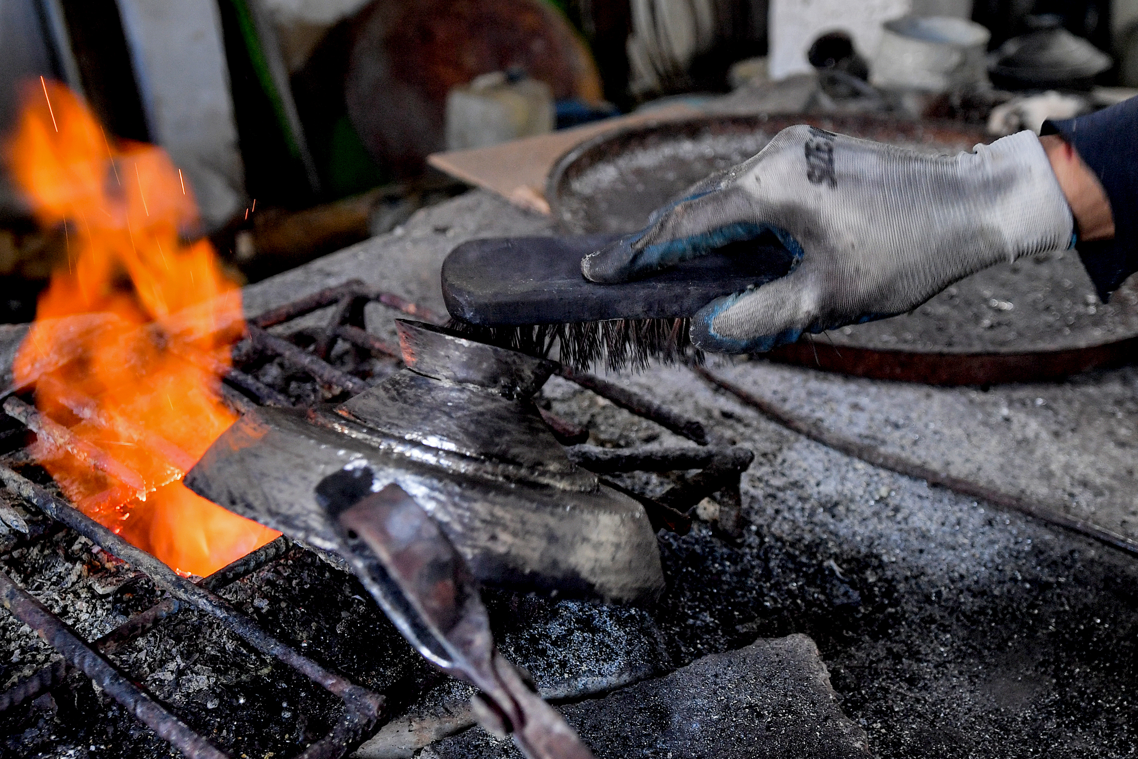 Tunisian coppersmiths bring fresh shine to Ramadan