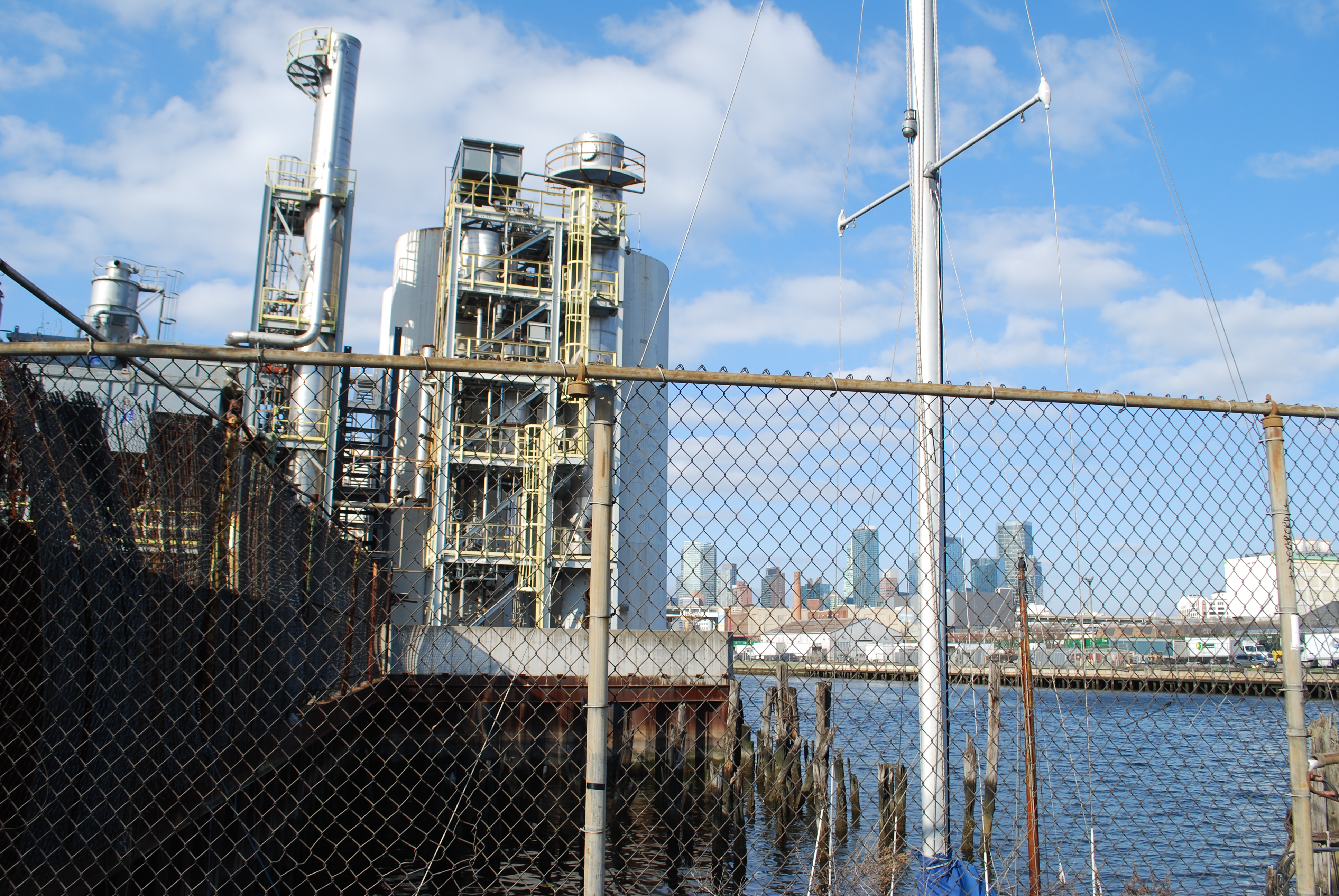 A photo of the UMEC terminal and a view of the sea.