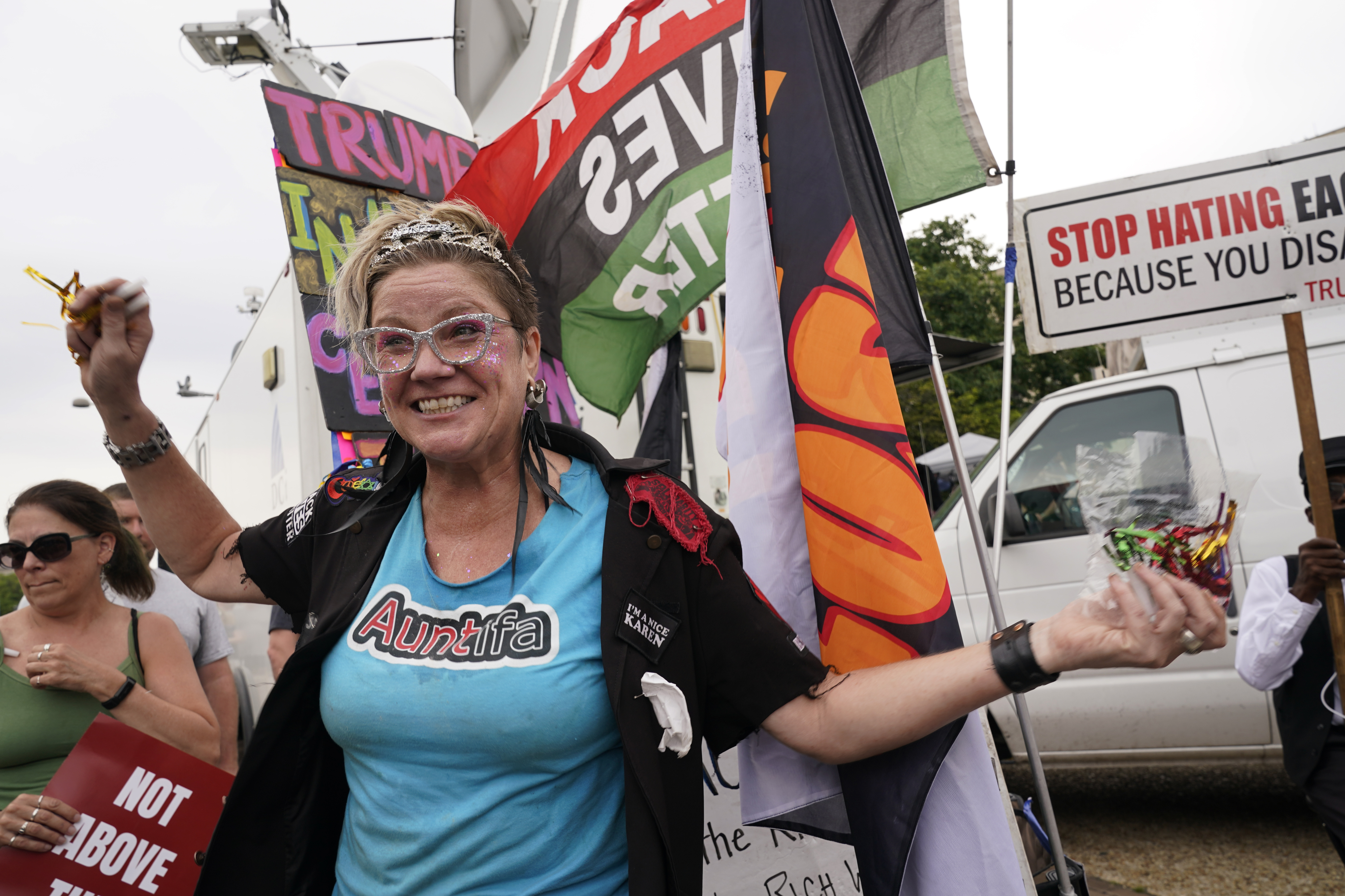 Protesters gather at the E. Barrett Prettyman U.S. Federal Courthouse