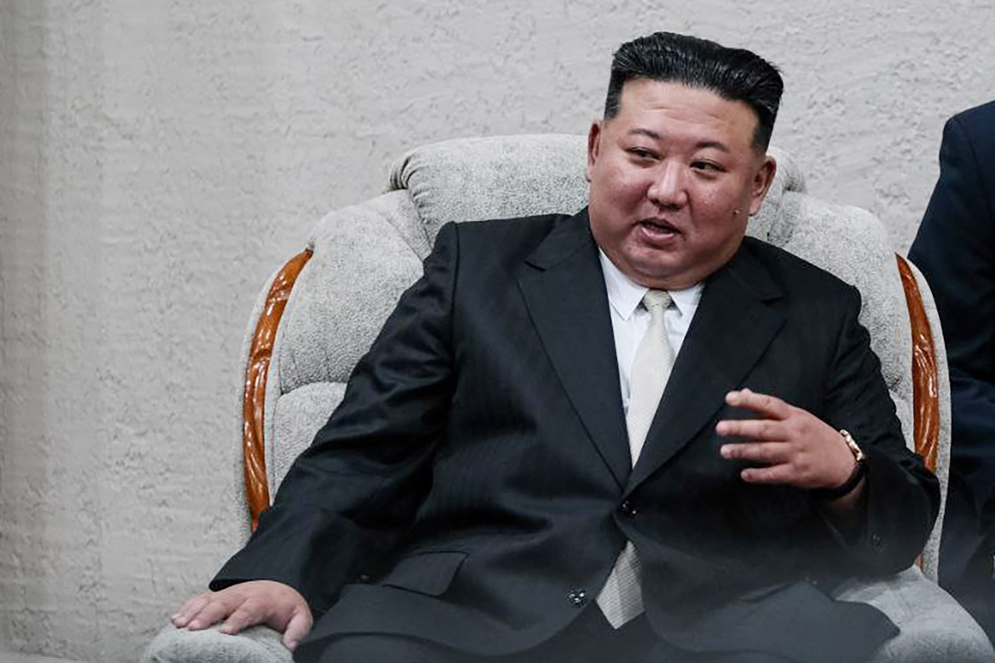 This handout photograph taken and released by Ministry of Natural Resources and Environment of Russia on September 12, 2023, shows North Korea's leader Kim Jong Un attending a meeting with Russia's Minister of Natural Resources and Environment in Khasan, Primorky region, at the start of his official visit to Russia. - North Korean leader Kim Jong Un arrived in Russia on September 12, 2023 ahead of a meeting with President Vladimir Putin that the United States has warned could see an arms deal to support Moscow's assault on Ukraine. (Photo by Handout / RUSSIAN ENVIRONMENT MINISTRY / AFP) / RESTRICTED TO EDITORIAL USE - MANDATORY CREDIT "AFP PHOTO / RUSSIAN ENVIRONMENT MINISTRY" - NO MARKETING NO ADVERTISING CAMPAIGNS - DISTRIBUTED AS A SERVICE TO CLIENTS - RESTRICTED TO EDITORIAL USE - MANDATORY CREDIT "AFP PHOTO / RUSSIAN ENVIRONMENT MINISTRY" - NO MARKETING NO ADVERTISING CAMPAIGNS - DISTRIBUTED AS A SERVICE TO CLIENTS /