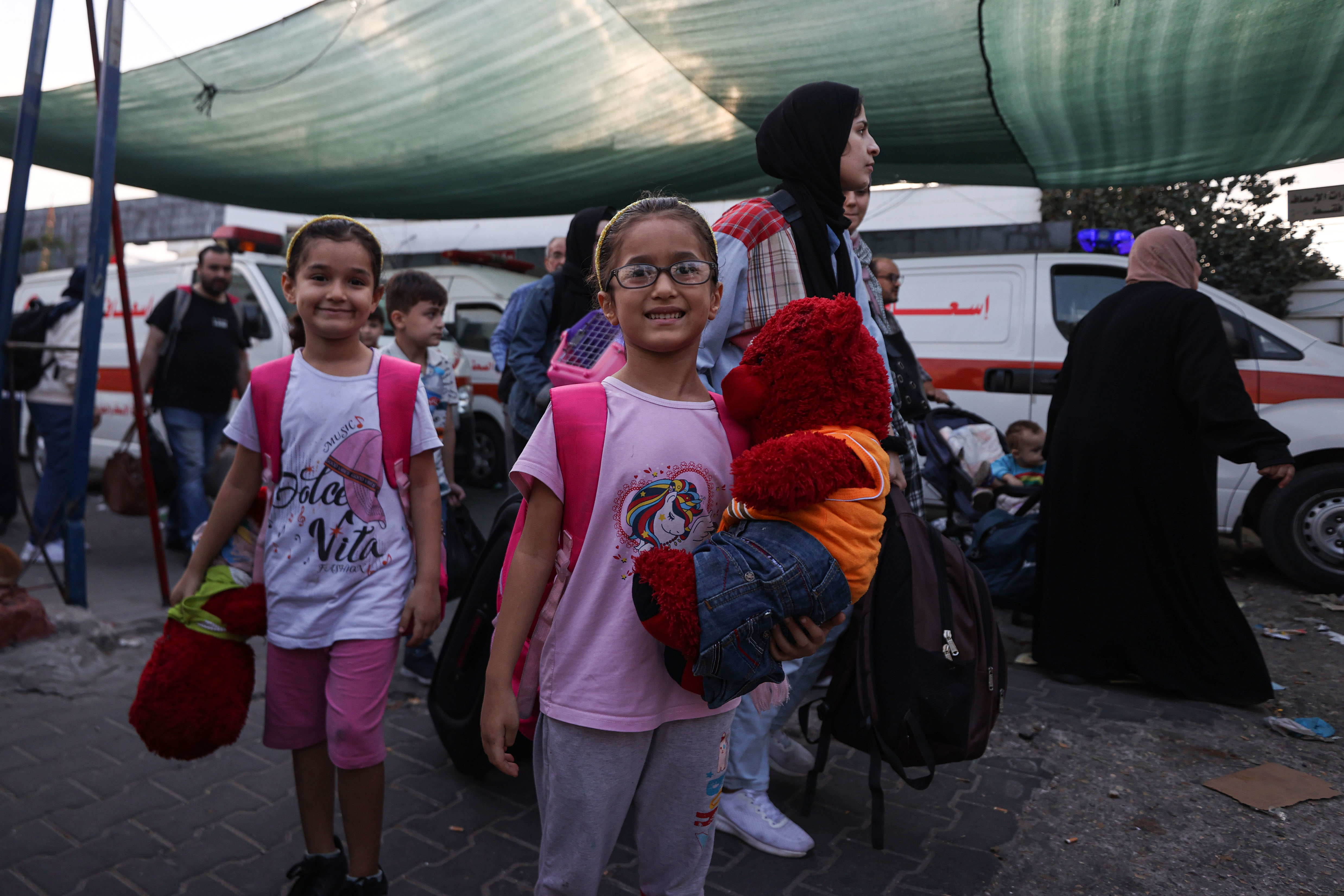 Displaced Palestinians staying the Shifa Hospital grounds