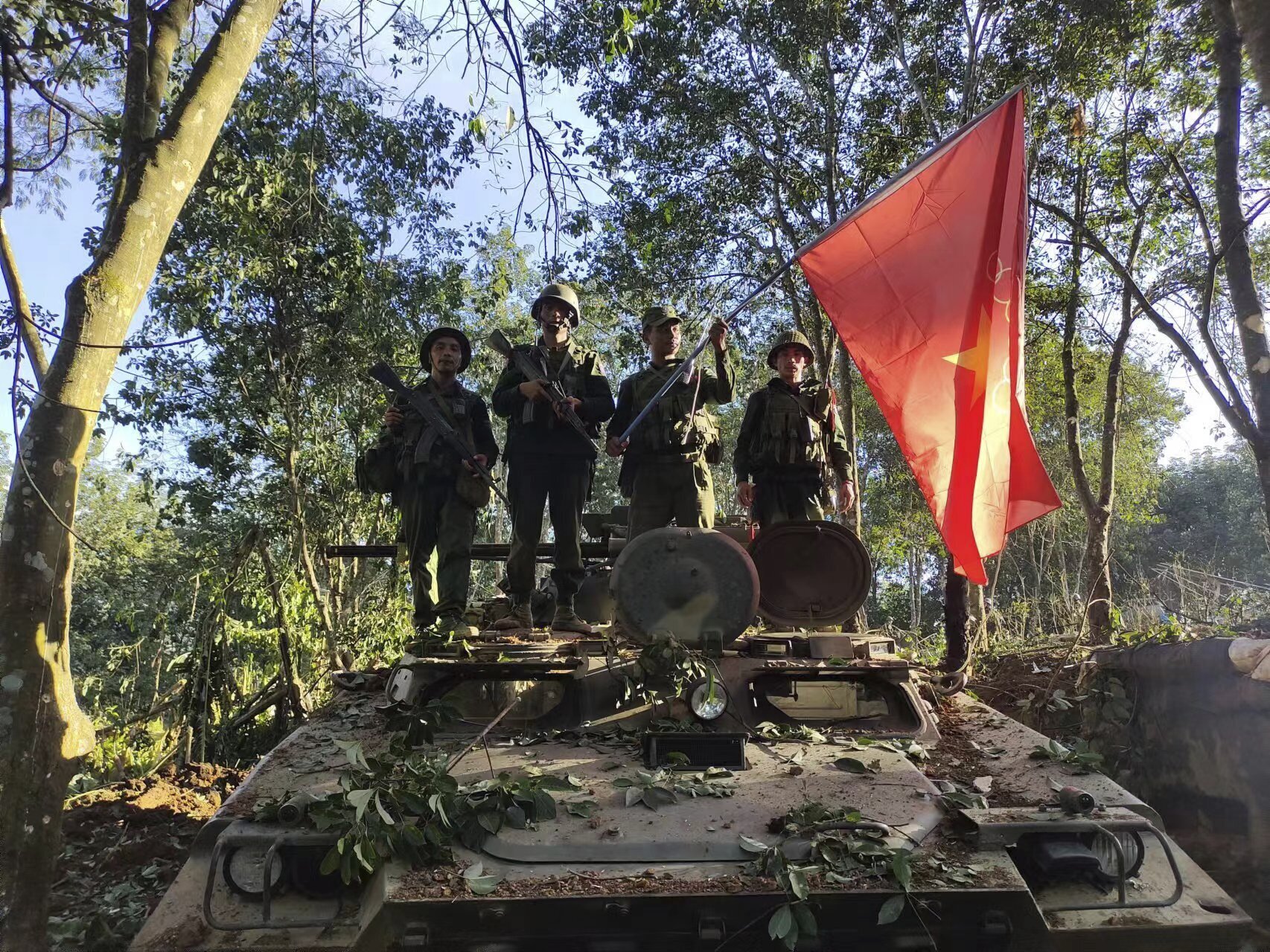 Soldiers from the Myanmar National Democratic Alliance Army
