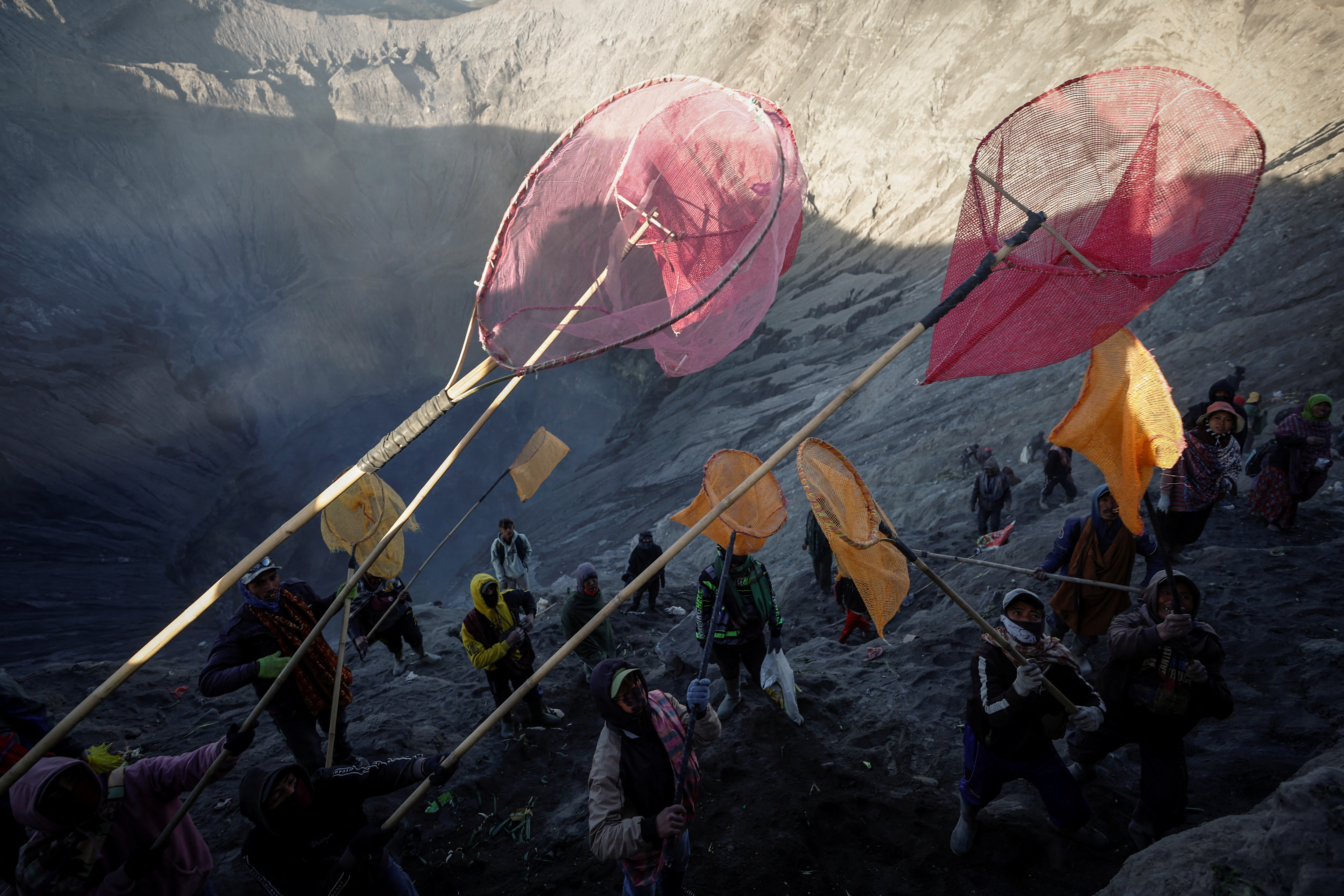 ndonesia's Tenggerese pray for rain as climate change threatens crops