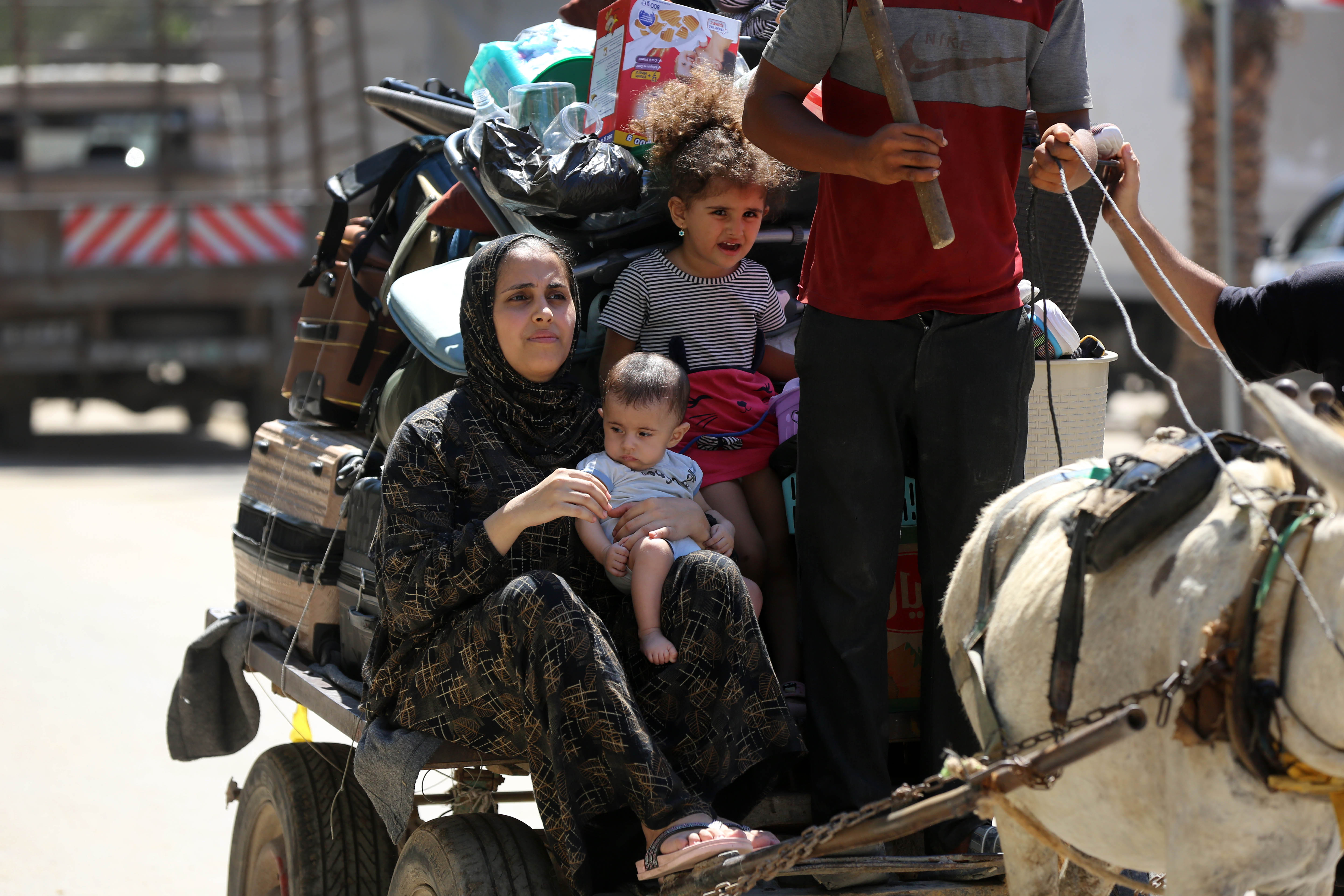 Thousands flee as Israel orders more evacuations in Deir al-Balah
