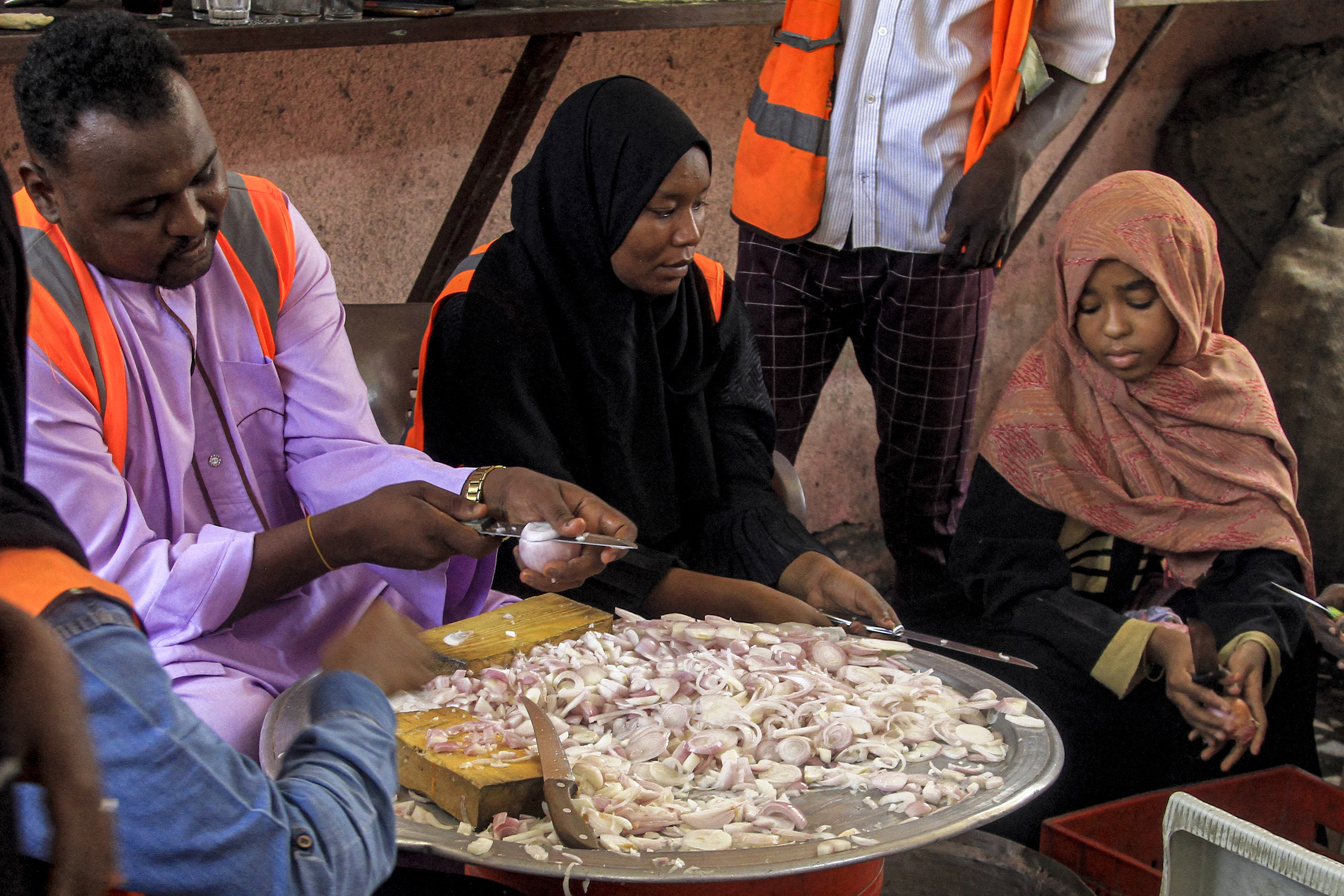 War-ravaged Sudan battles cholera epidemic