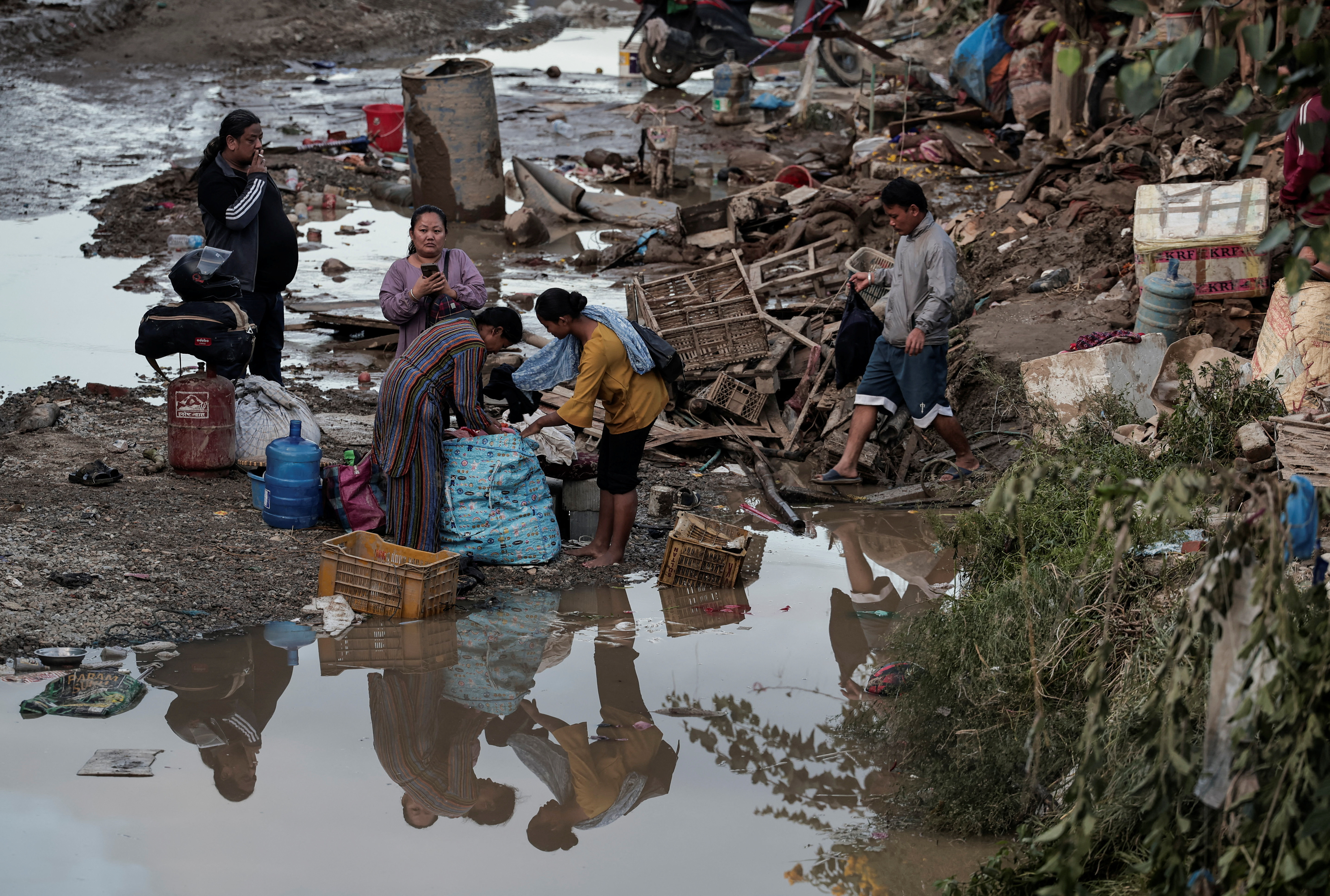 Nepal surveys flood damage as death toll reaches 192