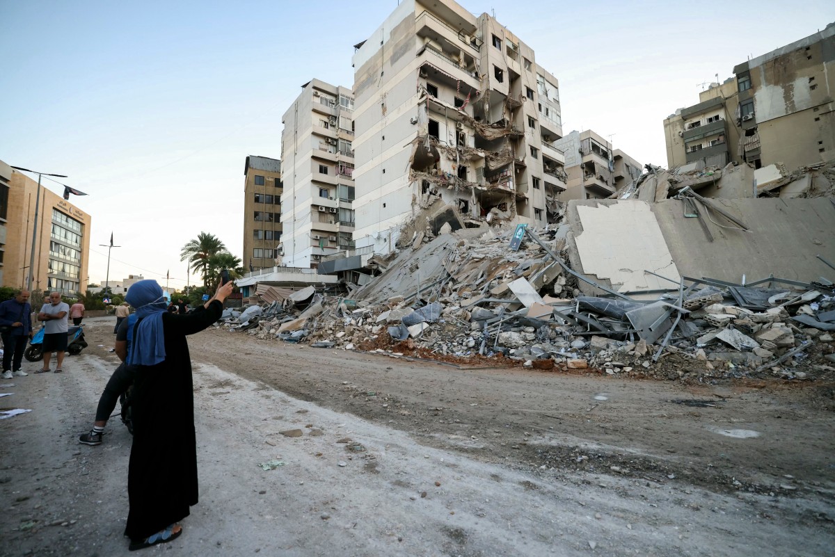 Israel bombs Hezbollah-linked finance group in Lebanon