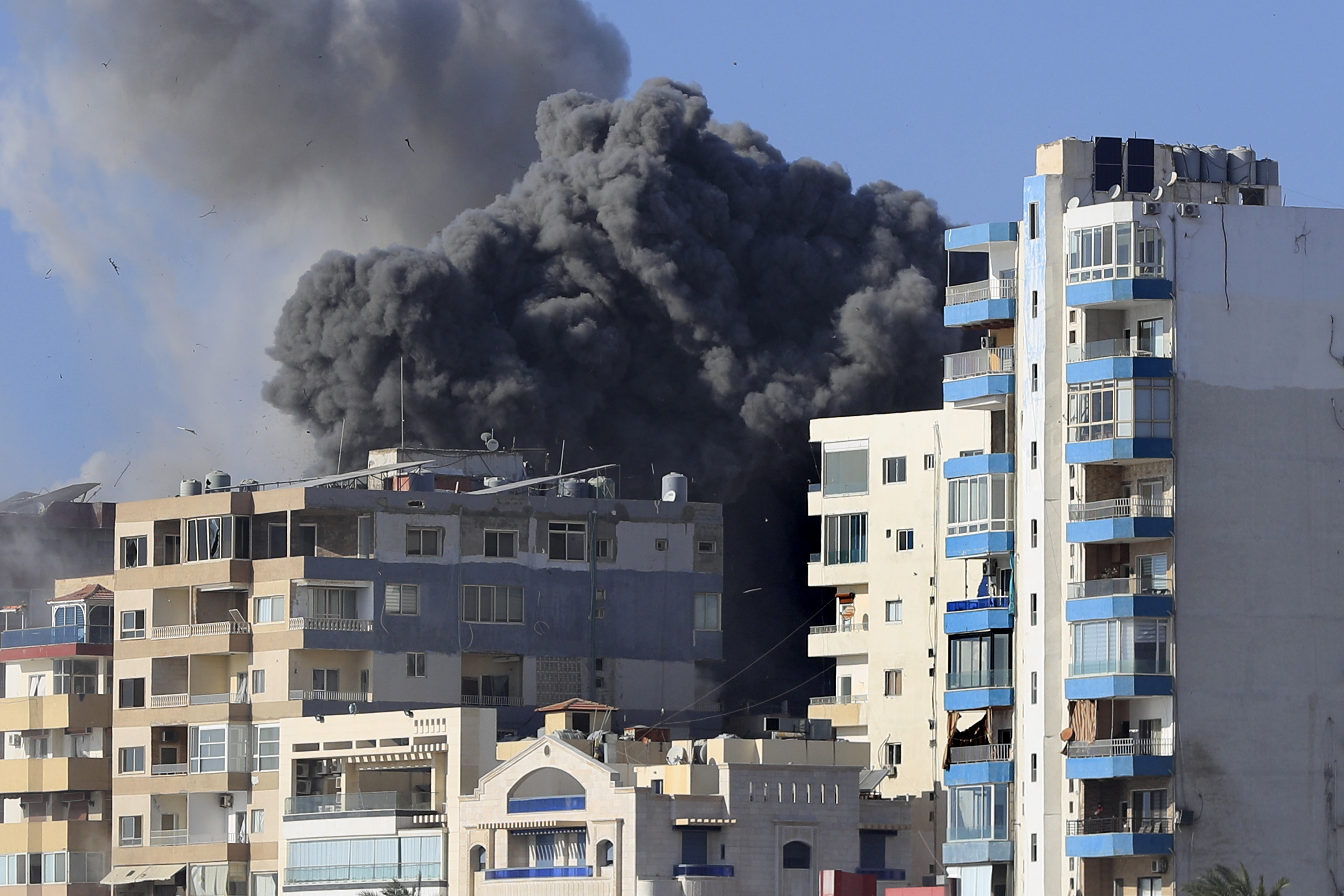 Israel launches fresh strikes on Tyre after 7 killed in earlier raid