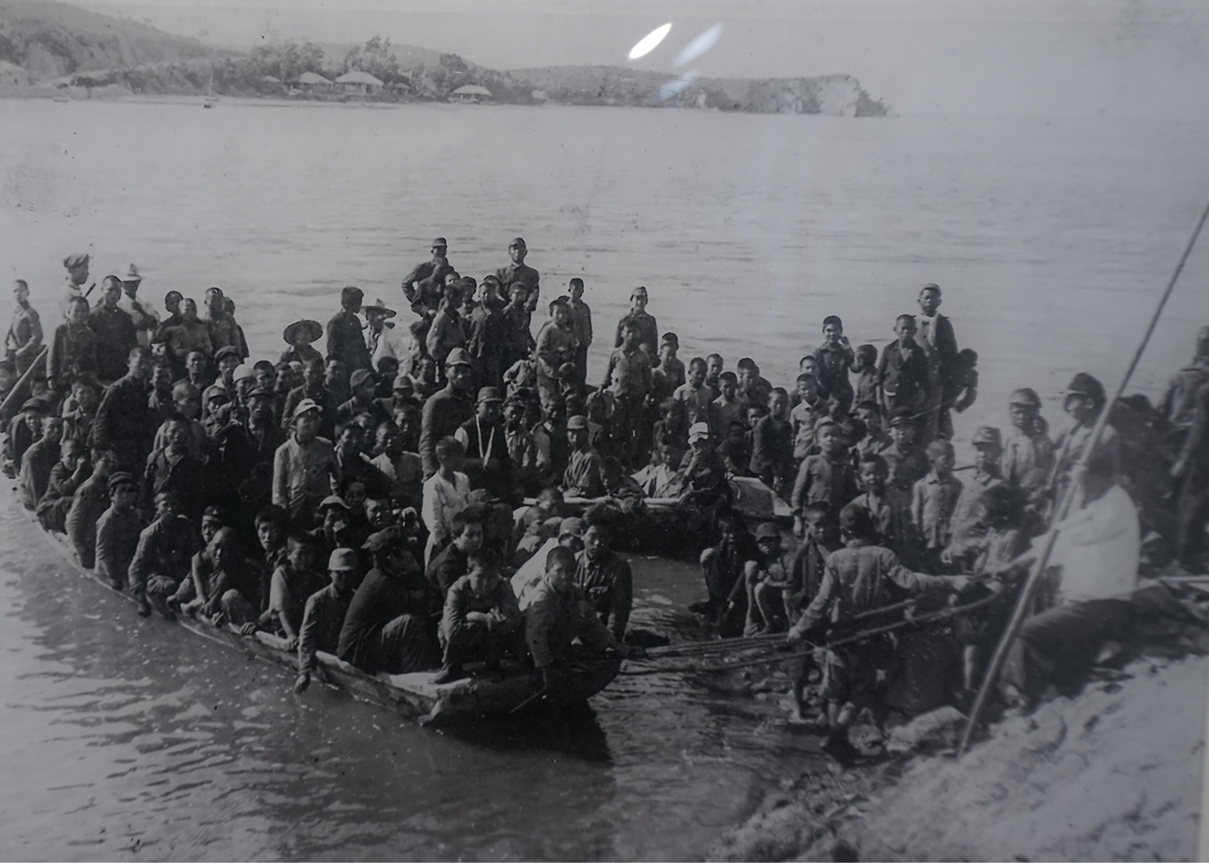 A photo of young inmates arriving in Seon-gam Island-1740036724