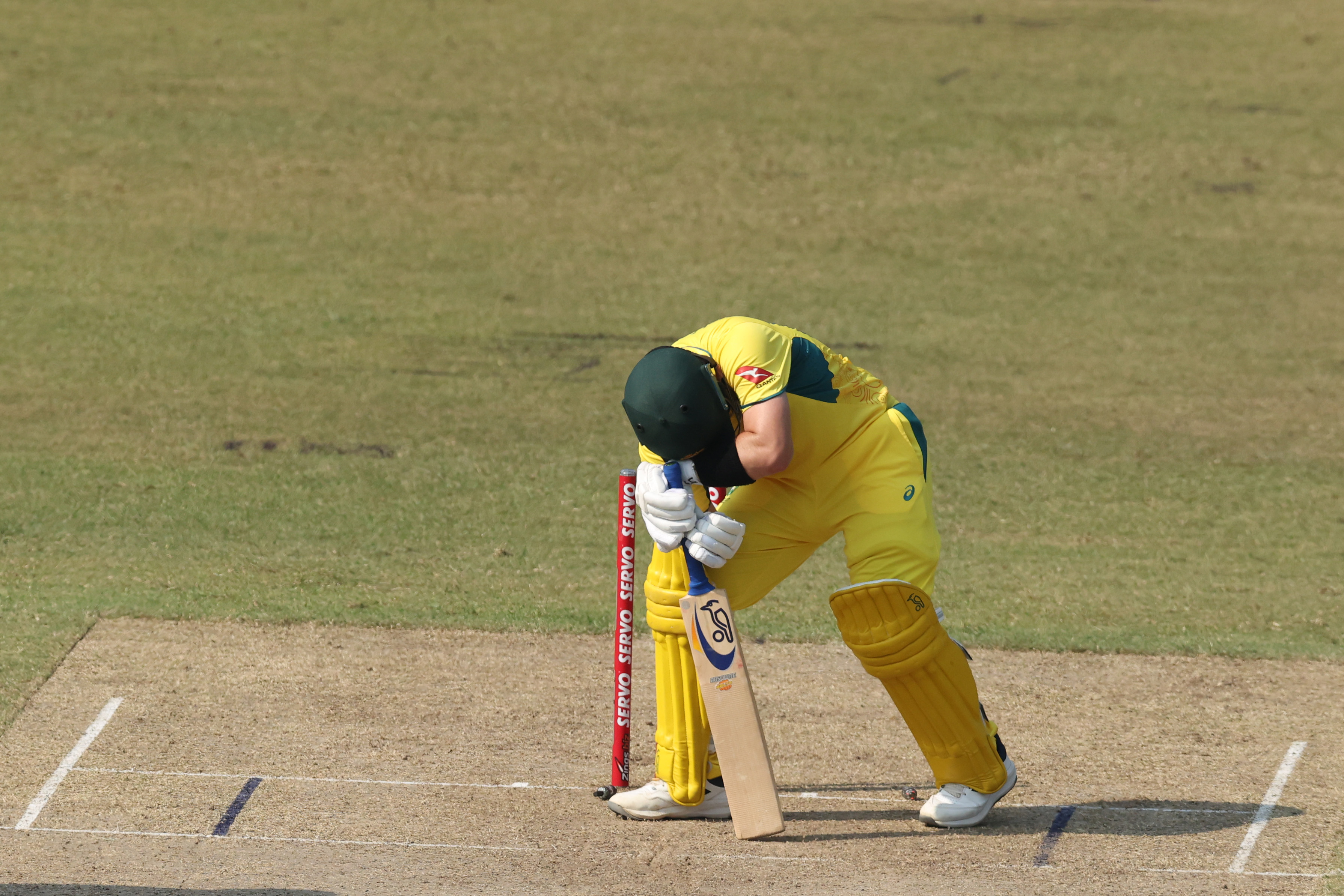 GALLE, SRI LANKA - FEBRUARY 14: Josh Inglis of Australia reacts after being dismissed during the ODI match between Sri Lanka and Australia at R. Premadasa Stadium on February 14, 2025 in Galle, Sri Lanka. (Photo by Buddhika Weerasinghe/Getty Images)