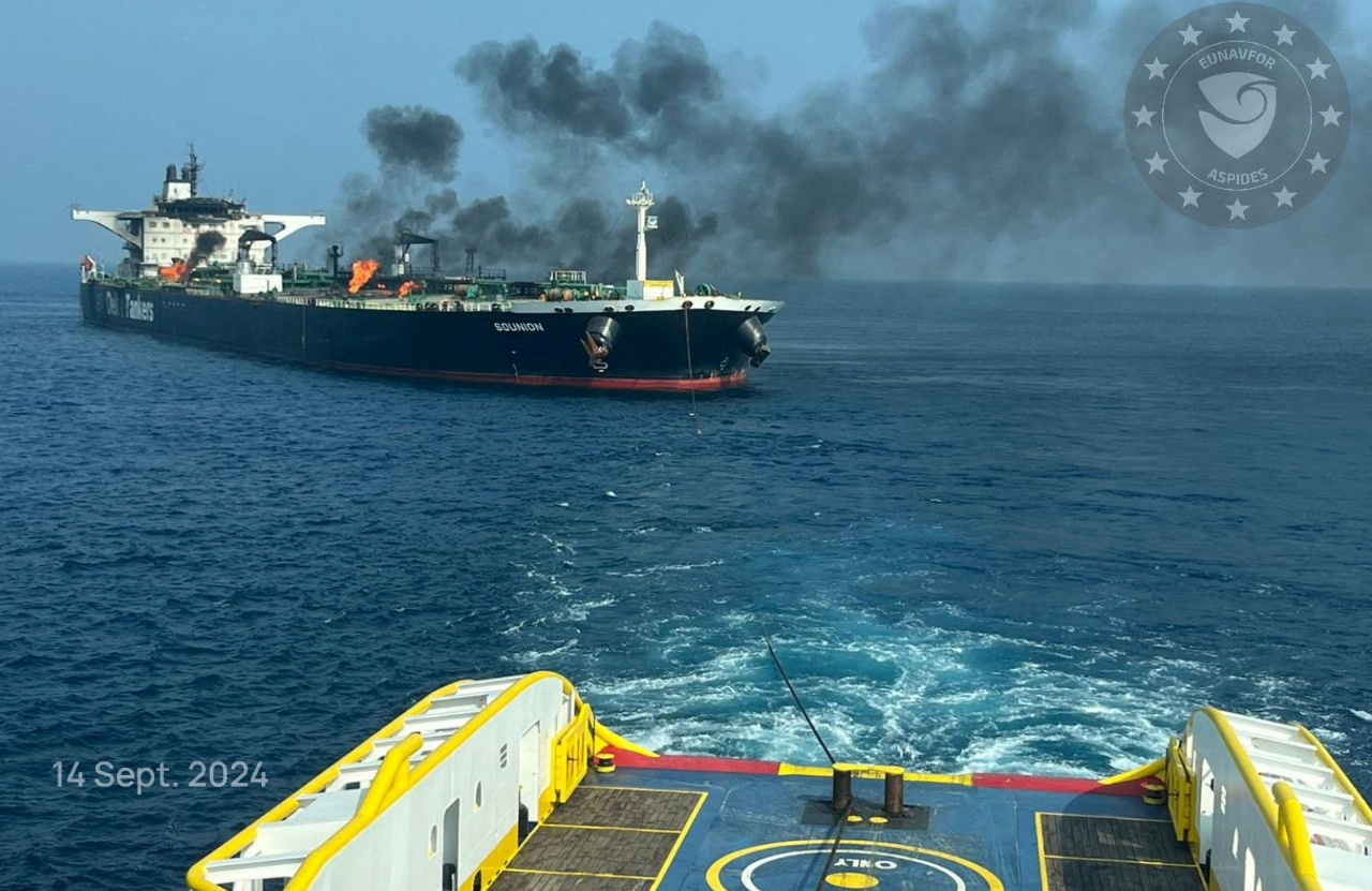Flames and smoke rise from the damaged Greek-flagged oil tanker MV Sounion, which has been on fire since August 23, after an attack by Houthi militants, on the Red Sea, September 15, 2024 in this handout image. EUNAVFOR ASPIDES/Handout via REUTERS THIS IMAGE HAS BEEN SUPPLIED BY A THIRD PARTY. MANDATORY CREDIT. TEXT AND LOGO PROVIDED AT SOURCE.