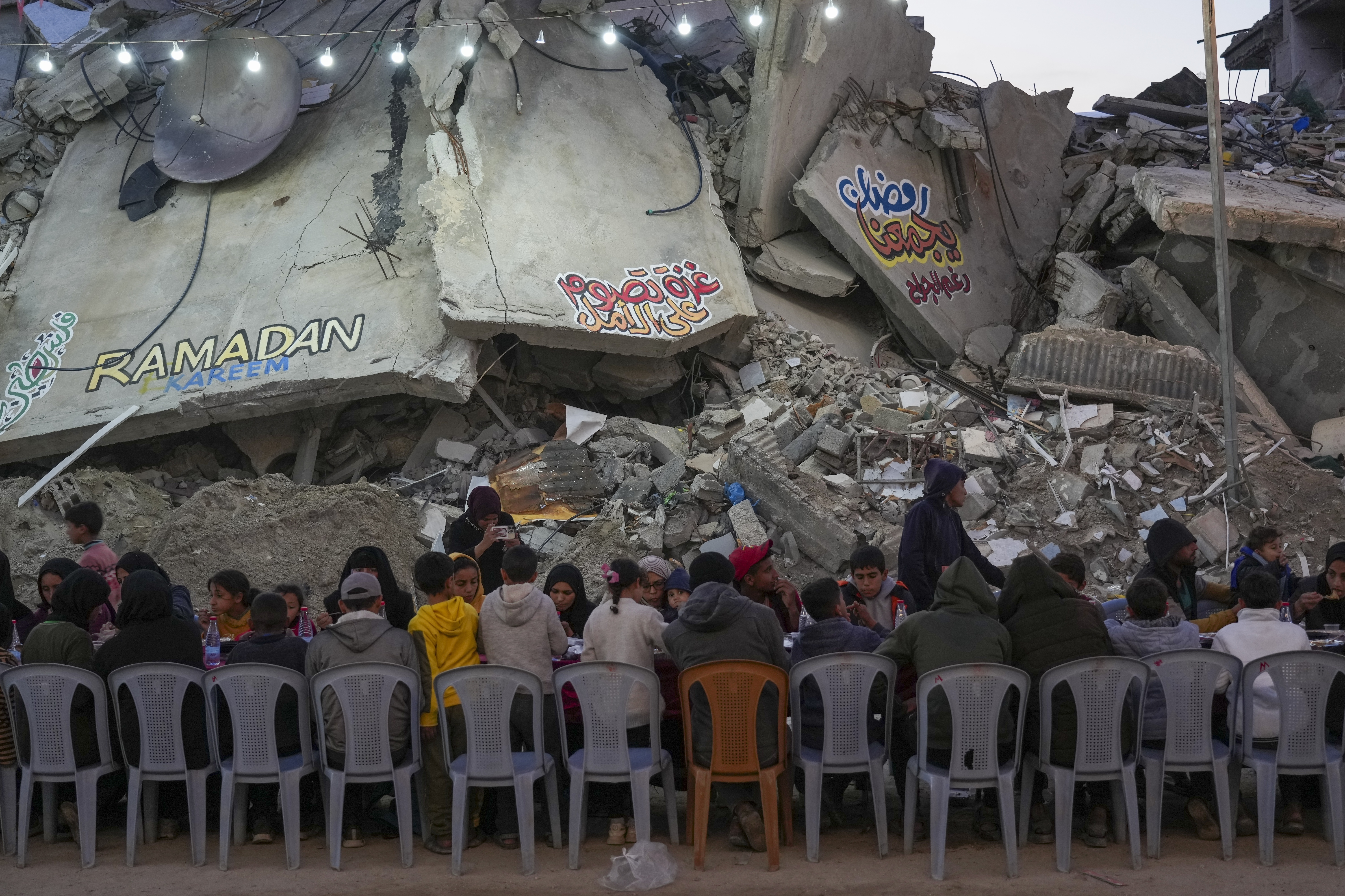 Gaza families break Ramadan fast amid ruins and resilience