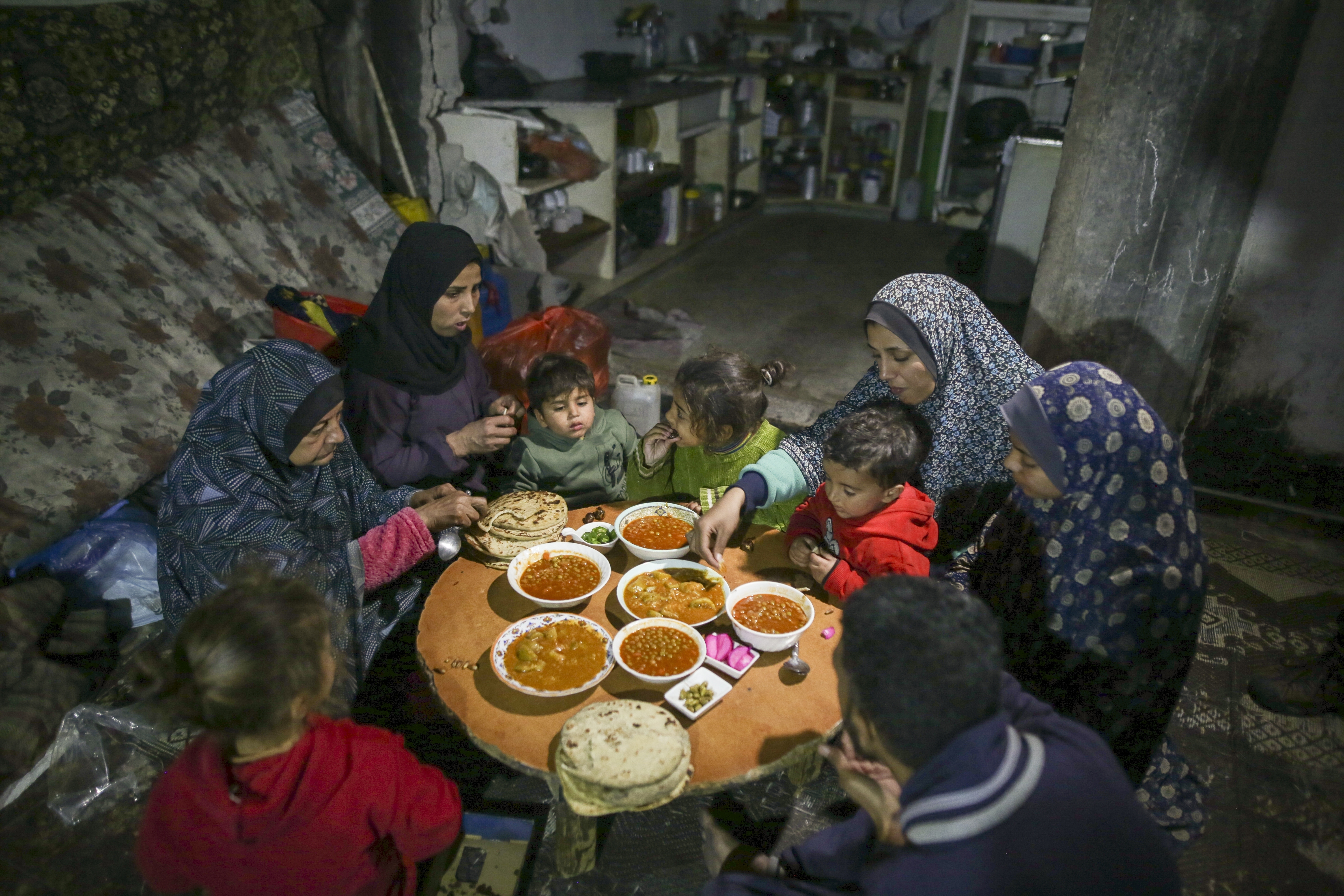 Gaza families break Ramadan fast amid ruins and resilience