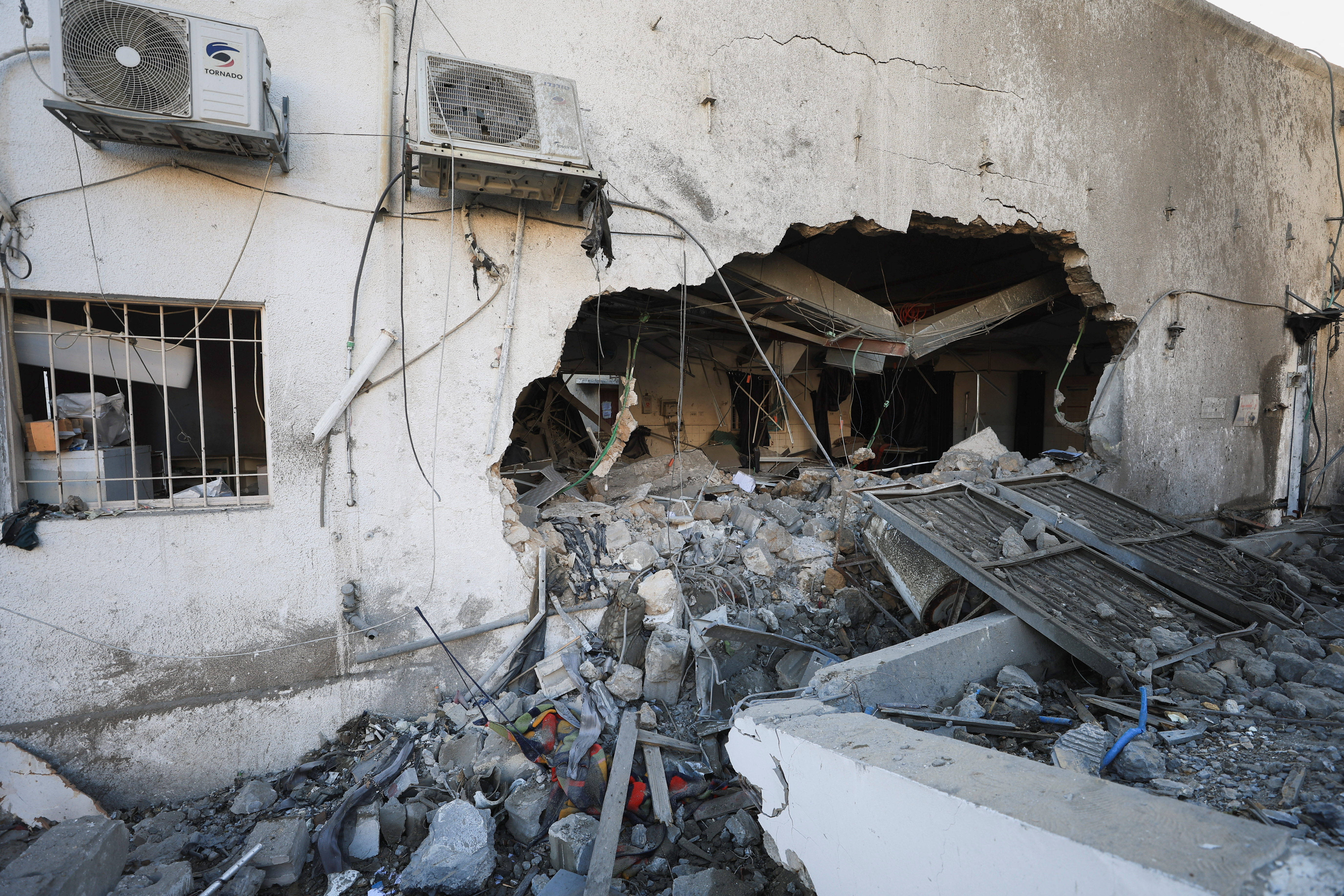 Gaza hospital hit by Israeli strike