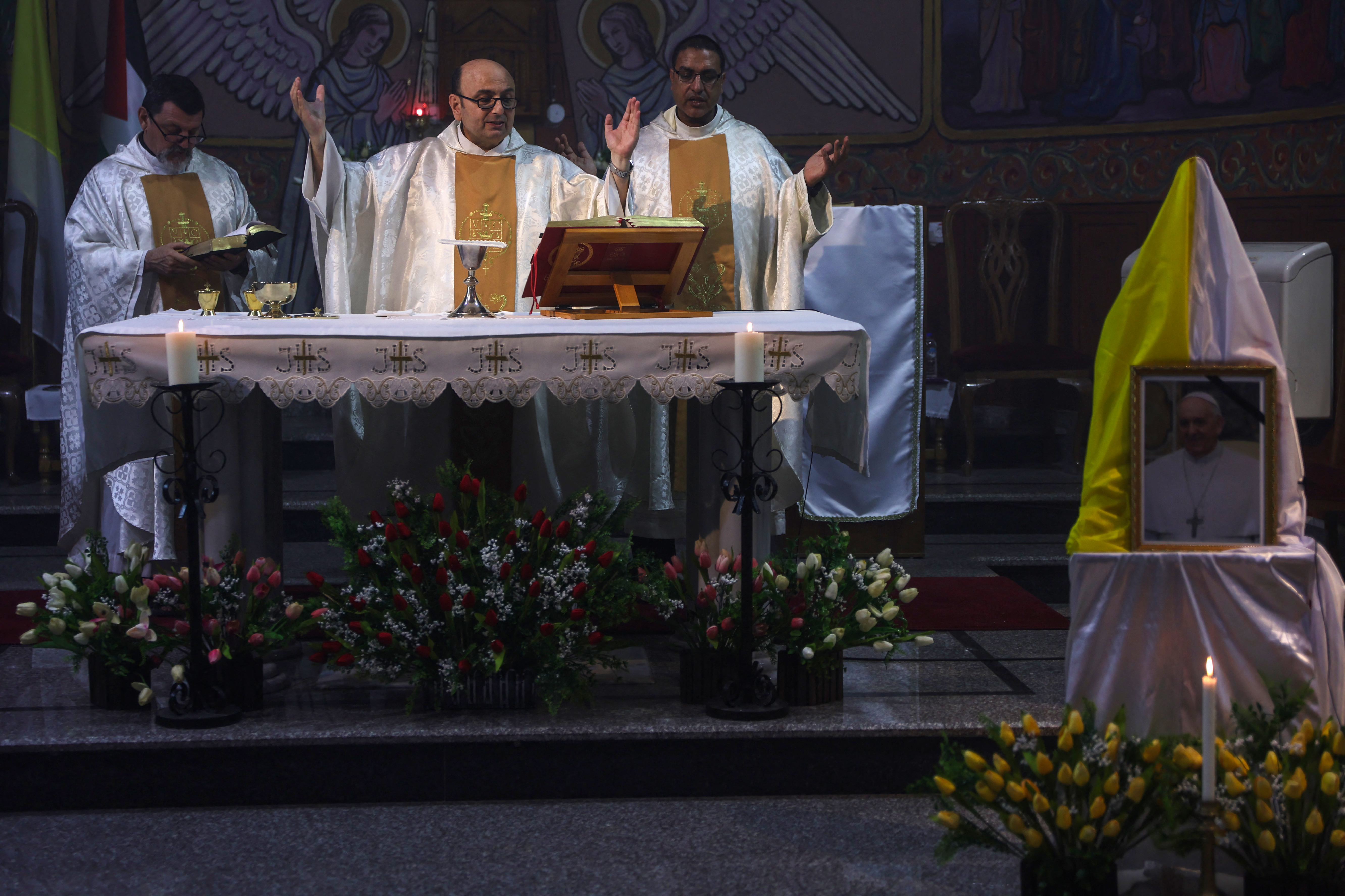 Gaza Christians mourn Pope's death