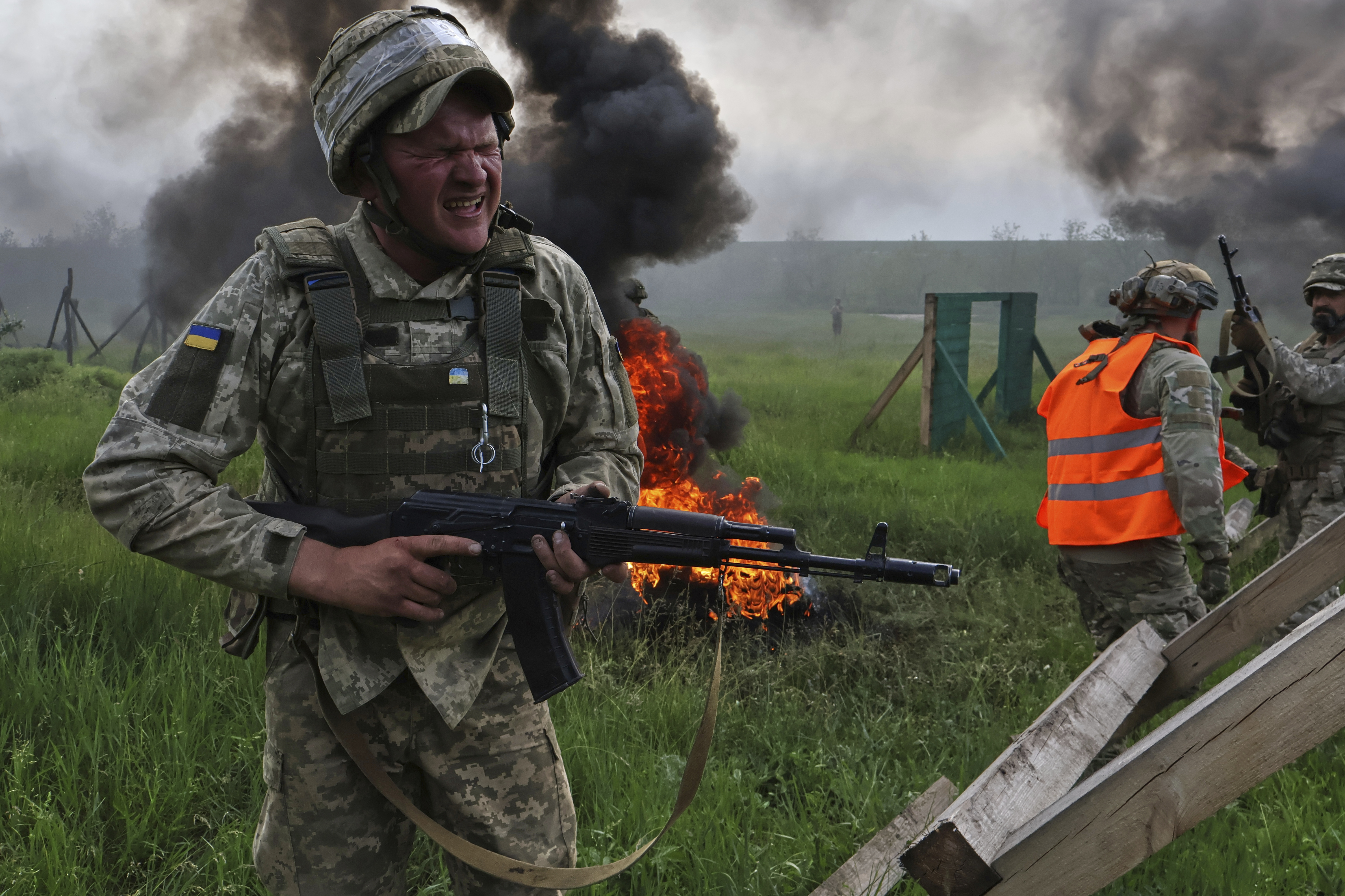 Ukrainian servicemen attend a military training.