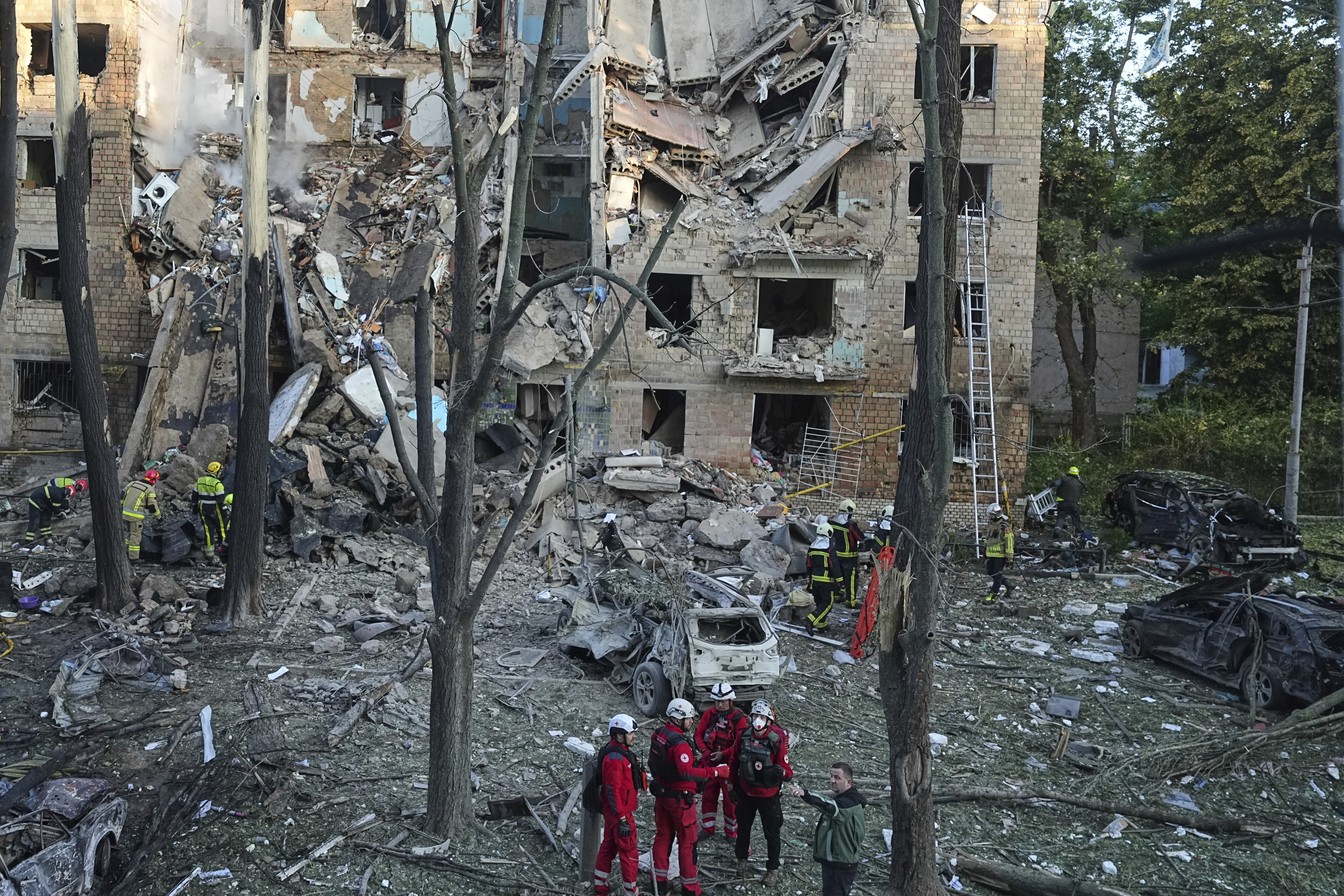 Russian drone and missile strikes hit Ukraine's Kyiv