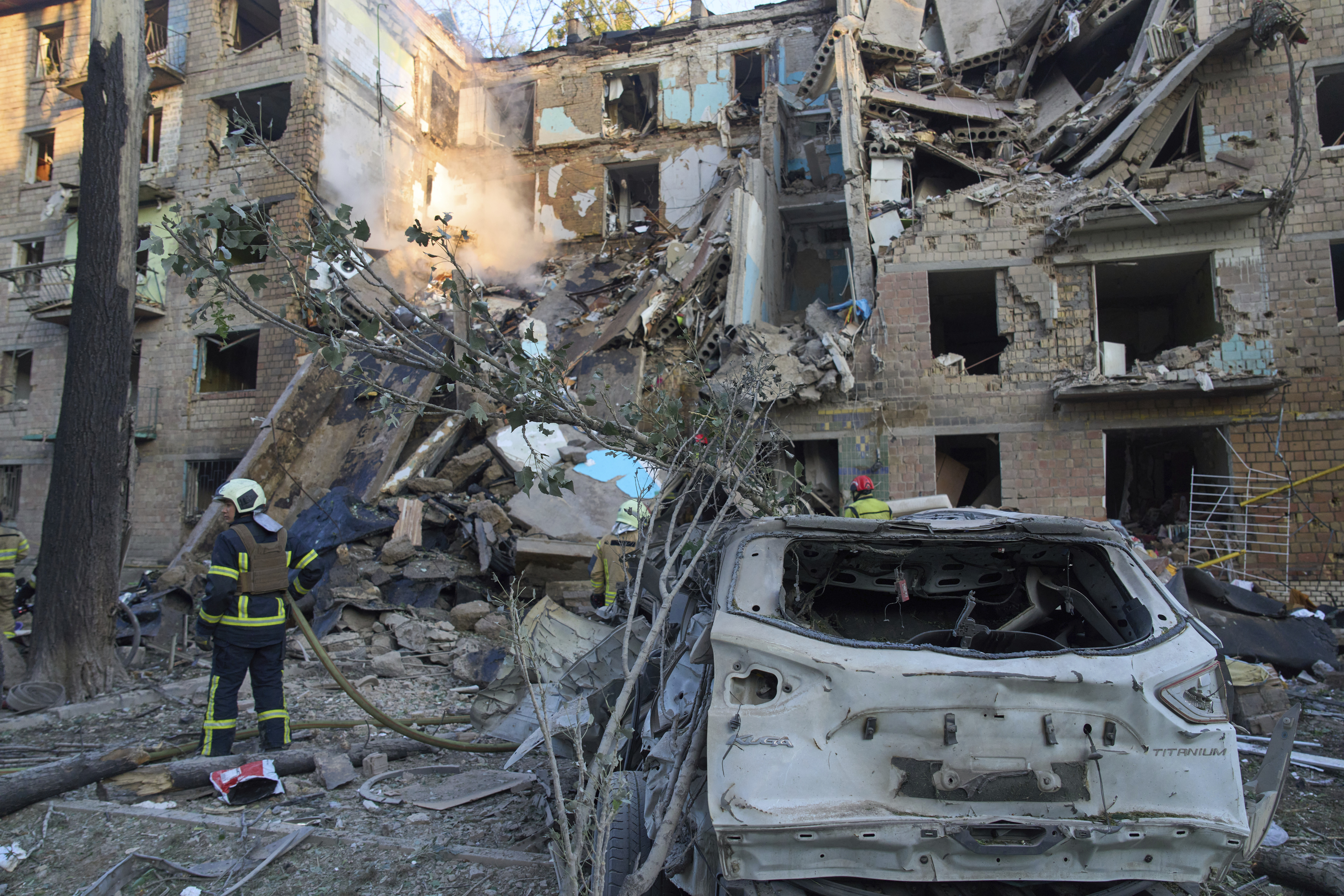 Russian drone and missile strikes hit Ukraine's Kyiv