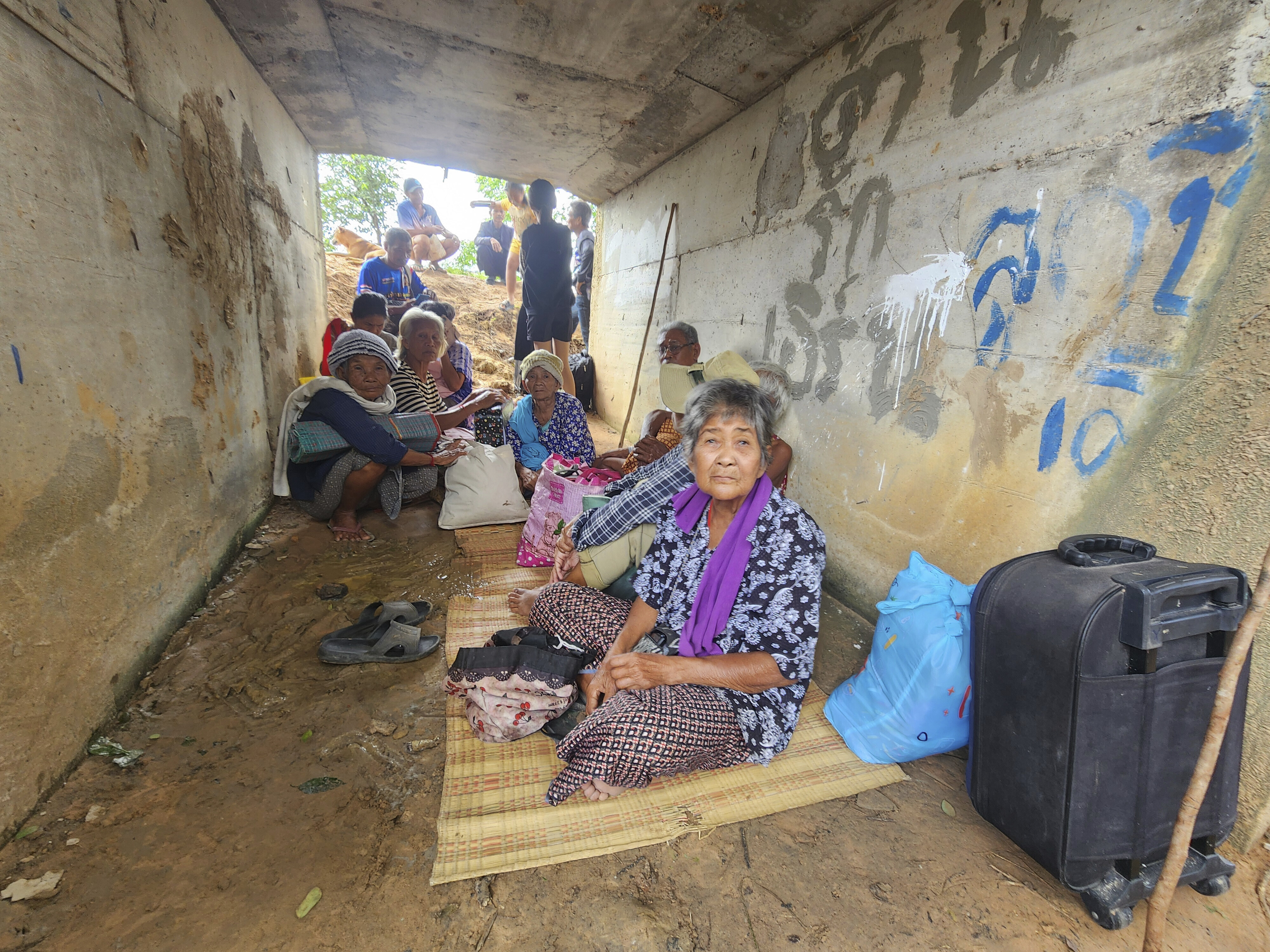 Thai-Cambodian border conflict escalates with deadly airstrikes