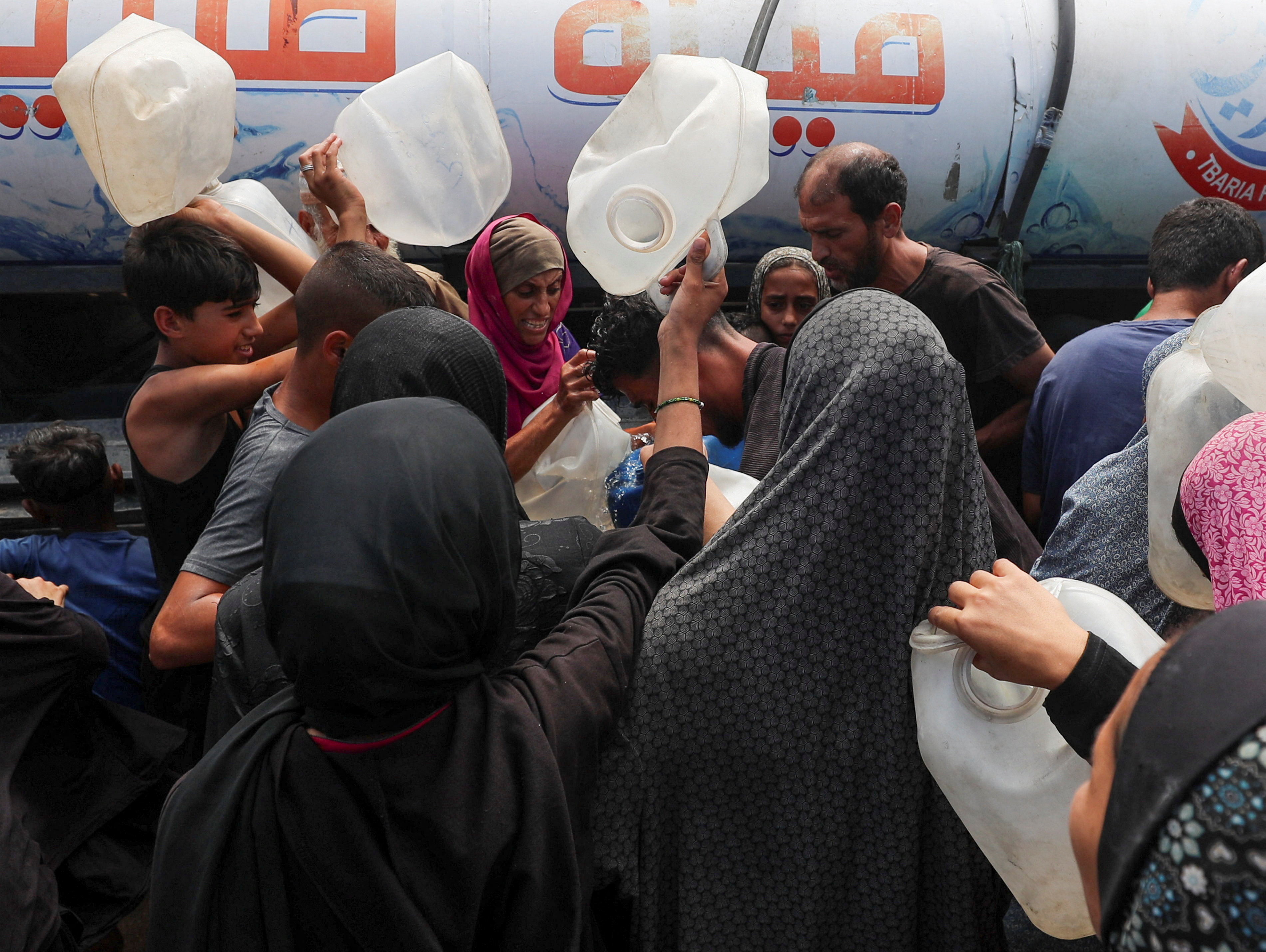 Dire water shortages compound hunger and displacement in Gaza