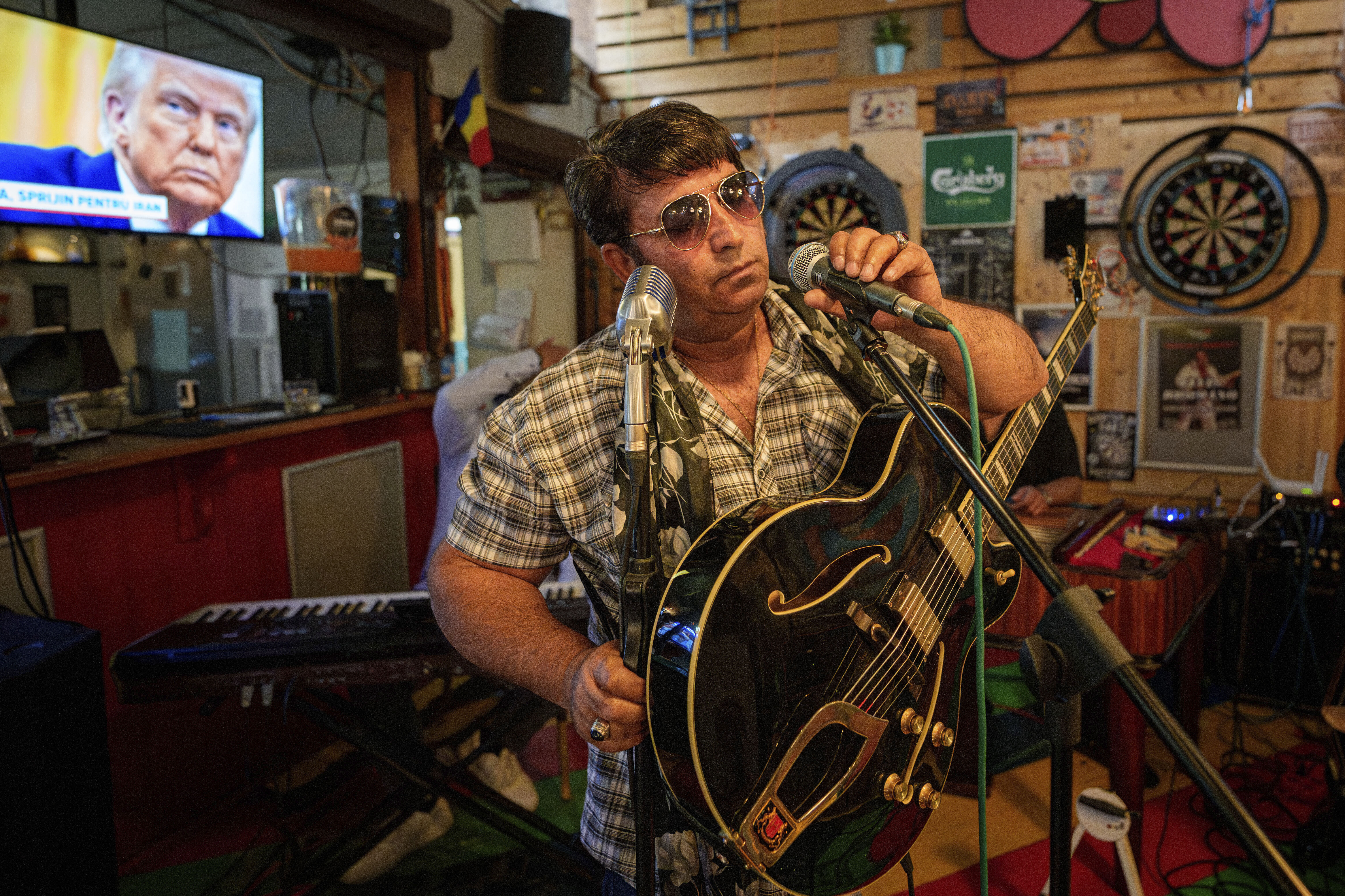 Elvis-inspired teacher fights Roma prejudice with music and heart