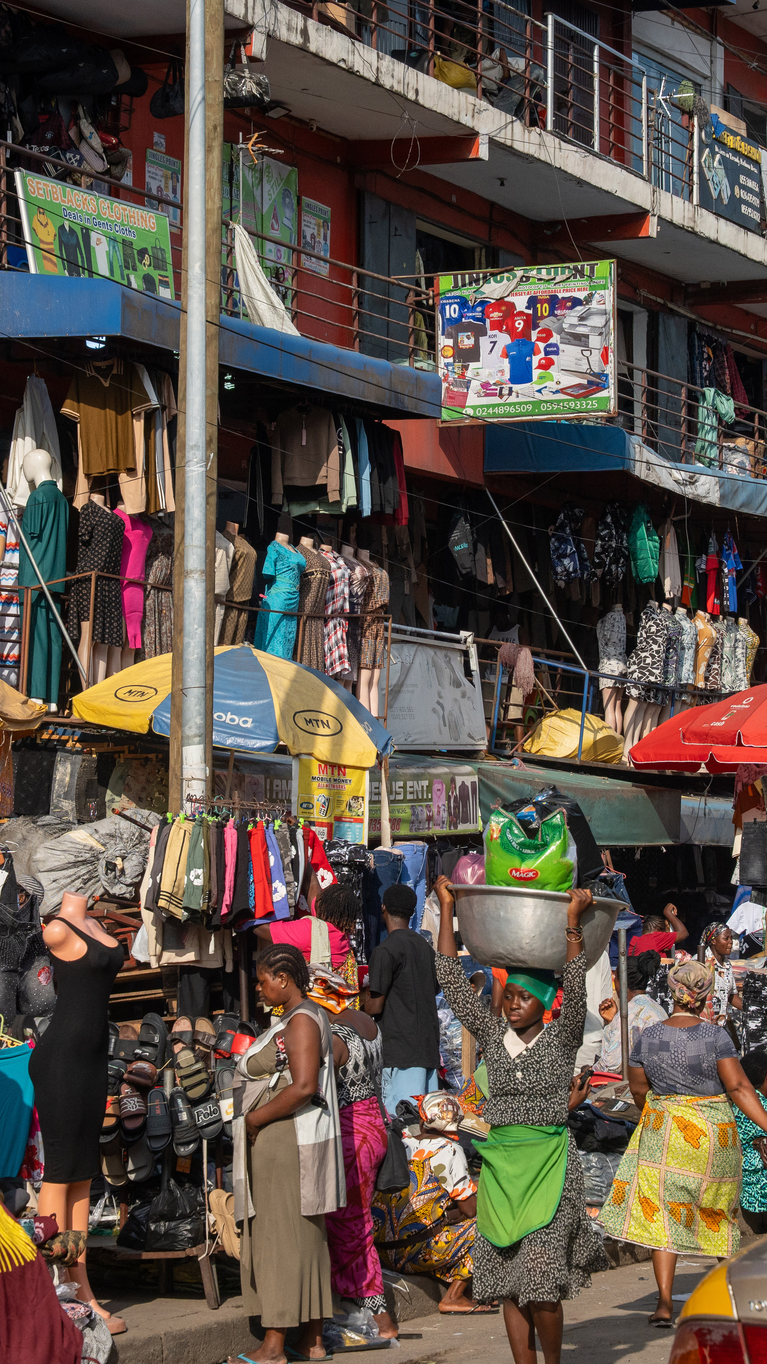 Makola Market, downtown Accra [Costanza Gambarini/SourceMaterial]