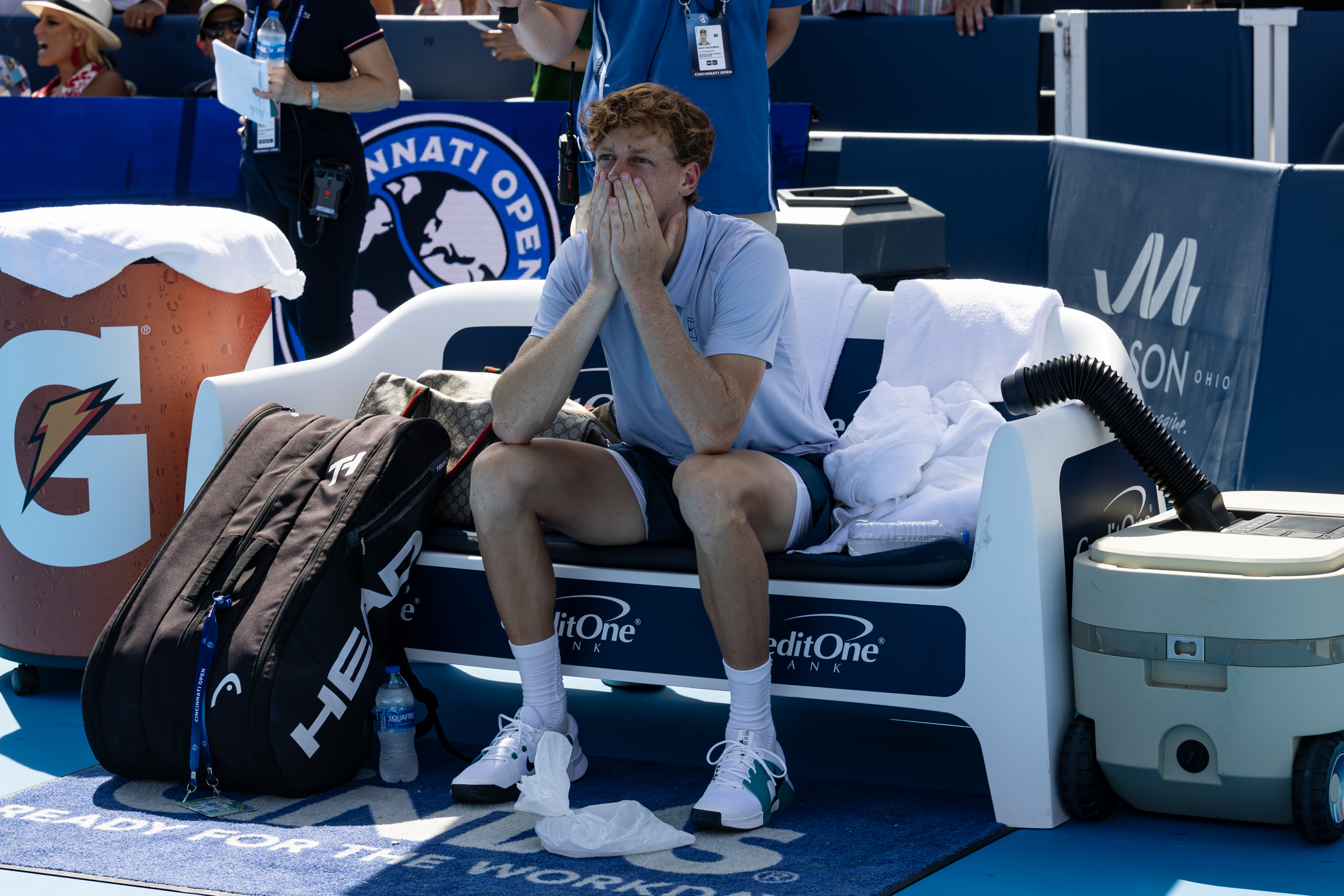 Jannik Sinner reacts.