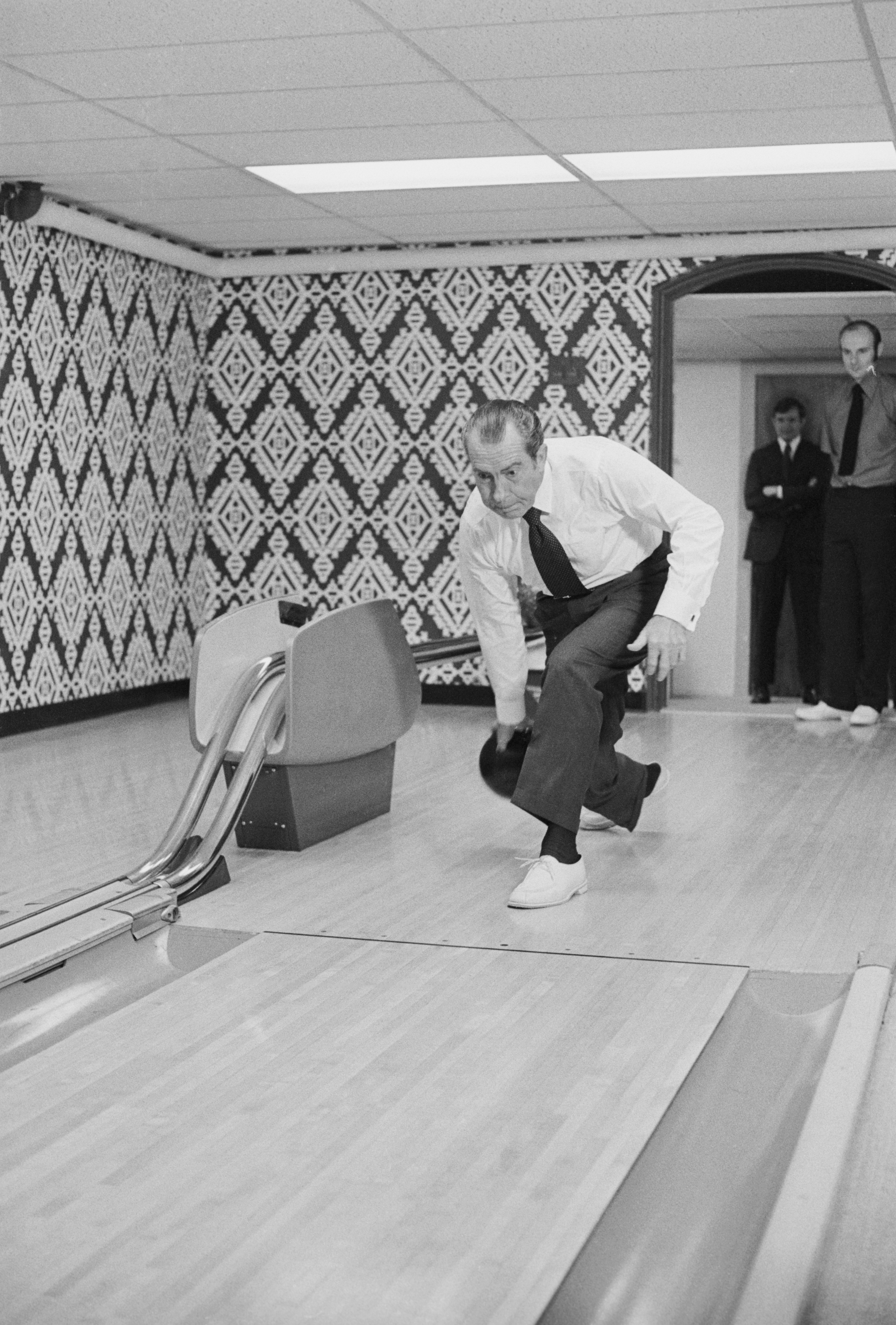 Nixon bowling