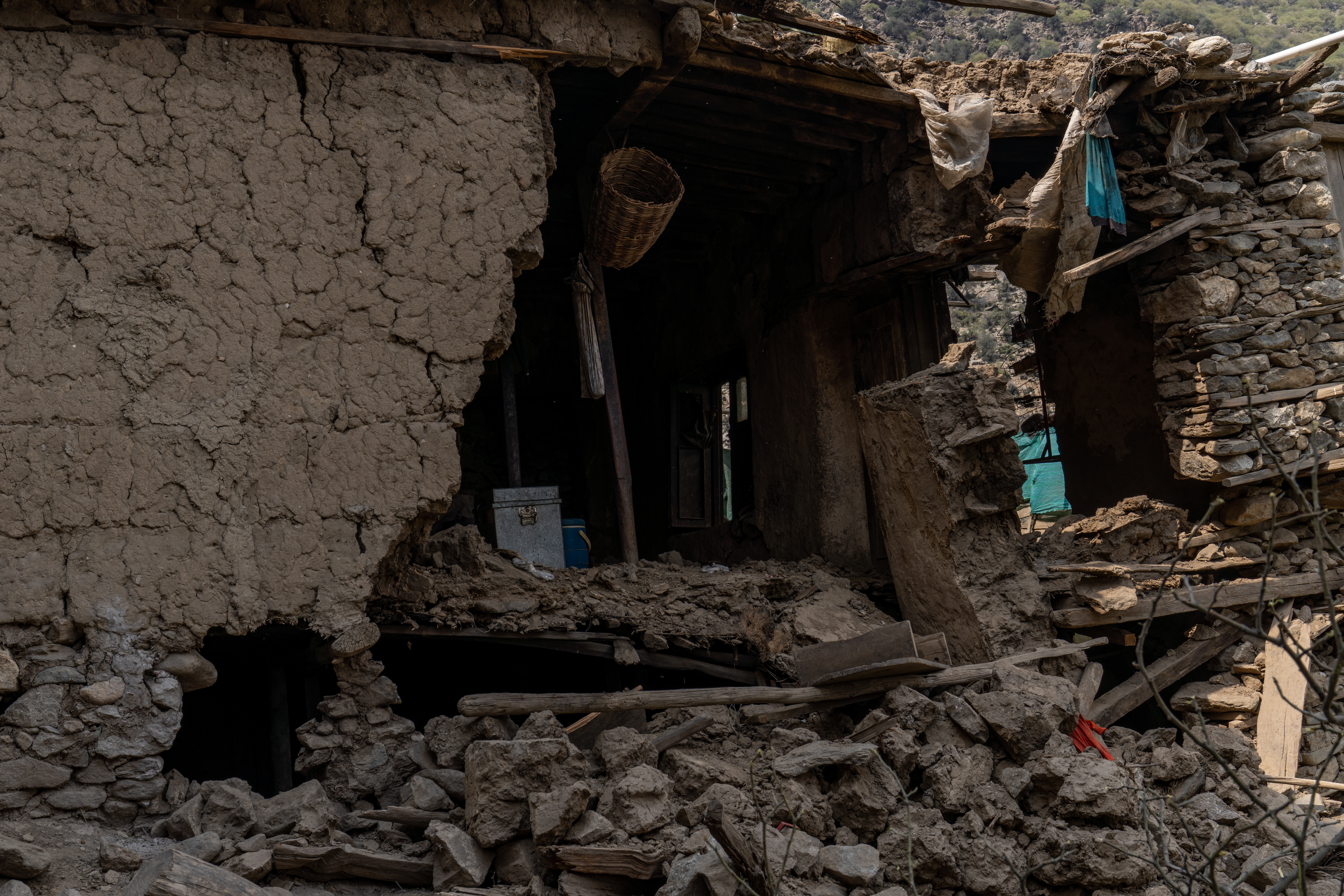 Authorities say that more than 5,000 homes destroyed by the earthquake.